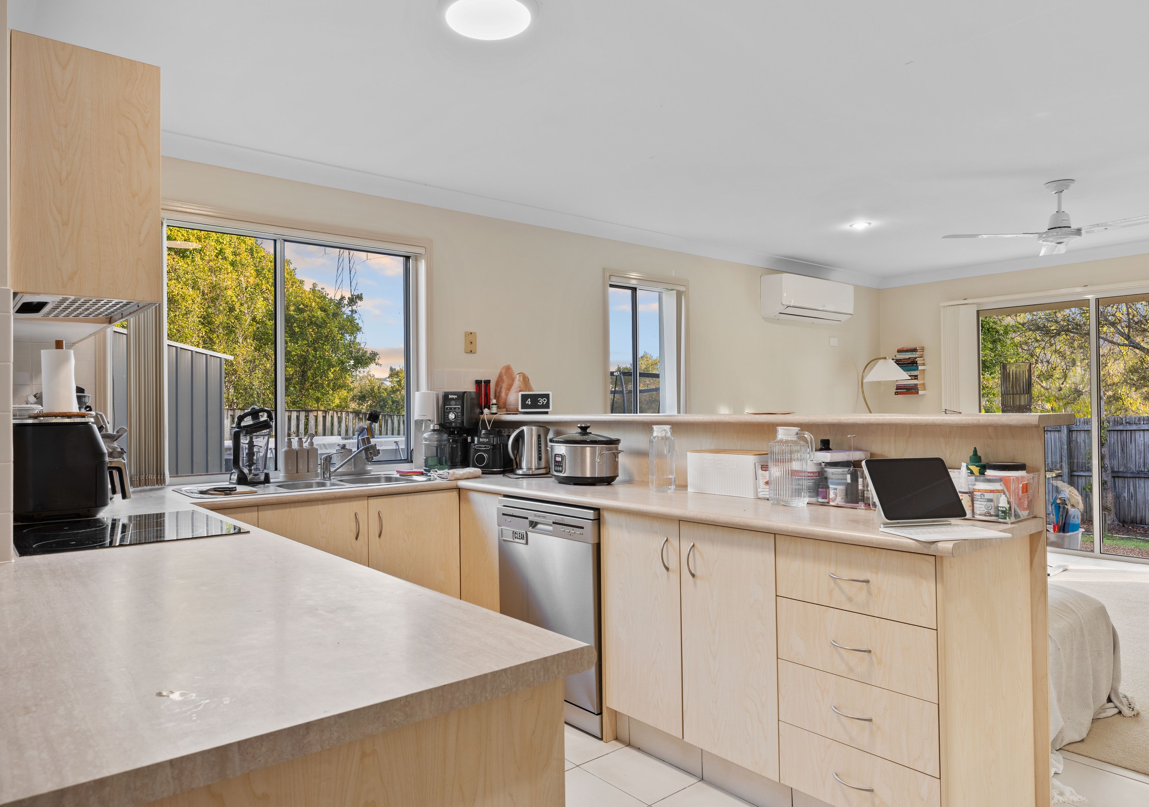 7 Solitaire Place — photo 7 of 23