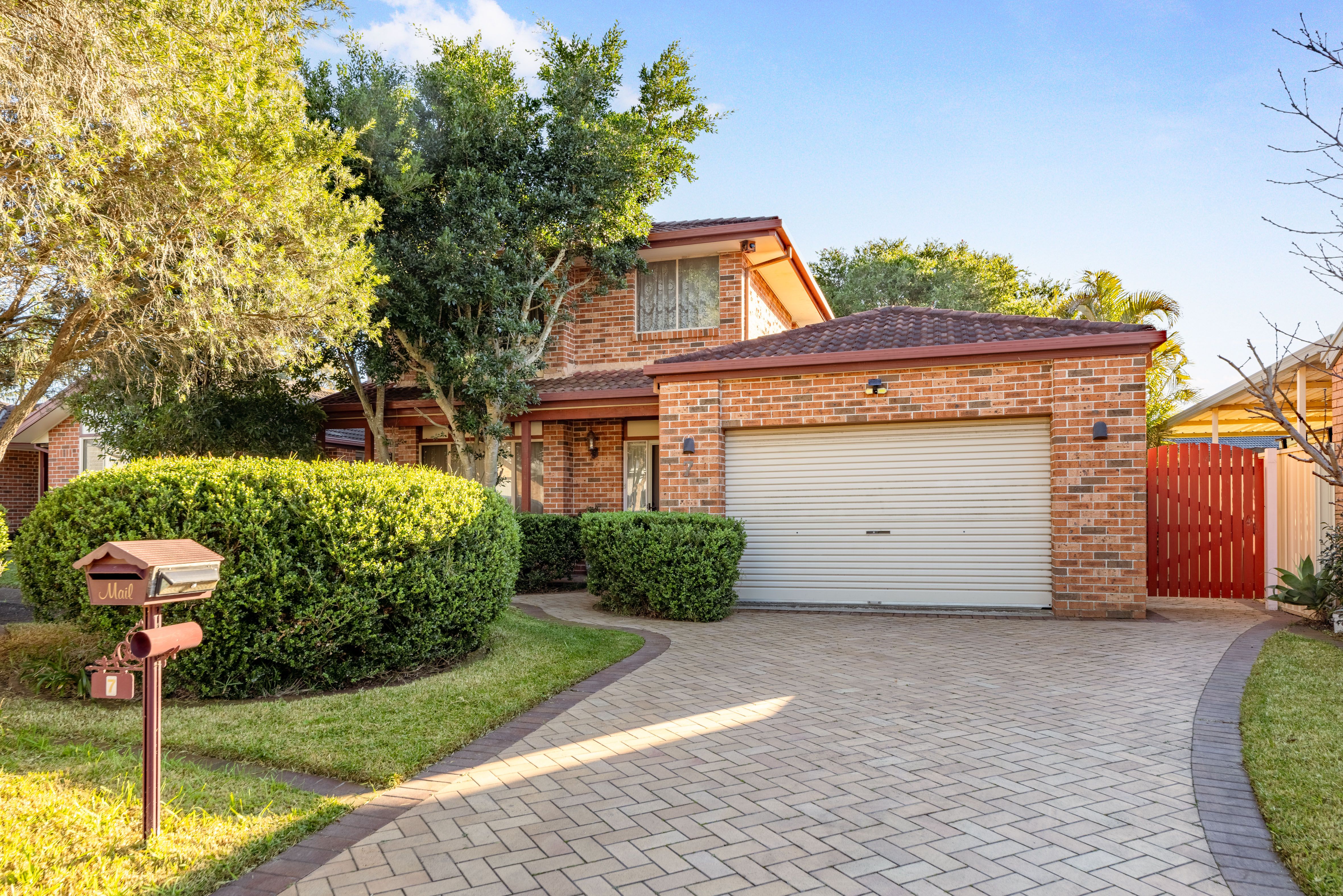 7 Kerslake Grove — photo from Ray White Sutherland Shire