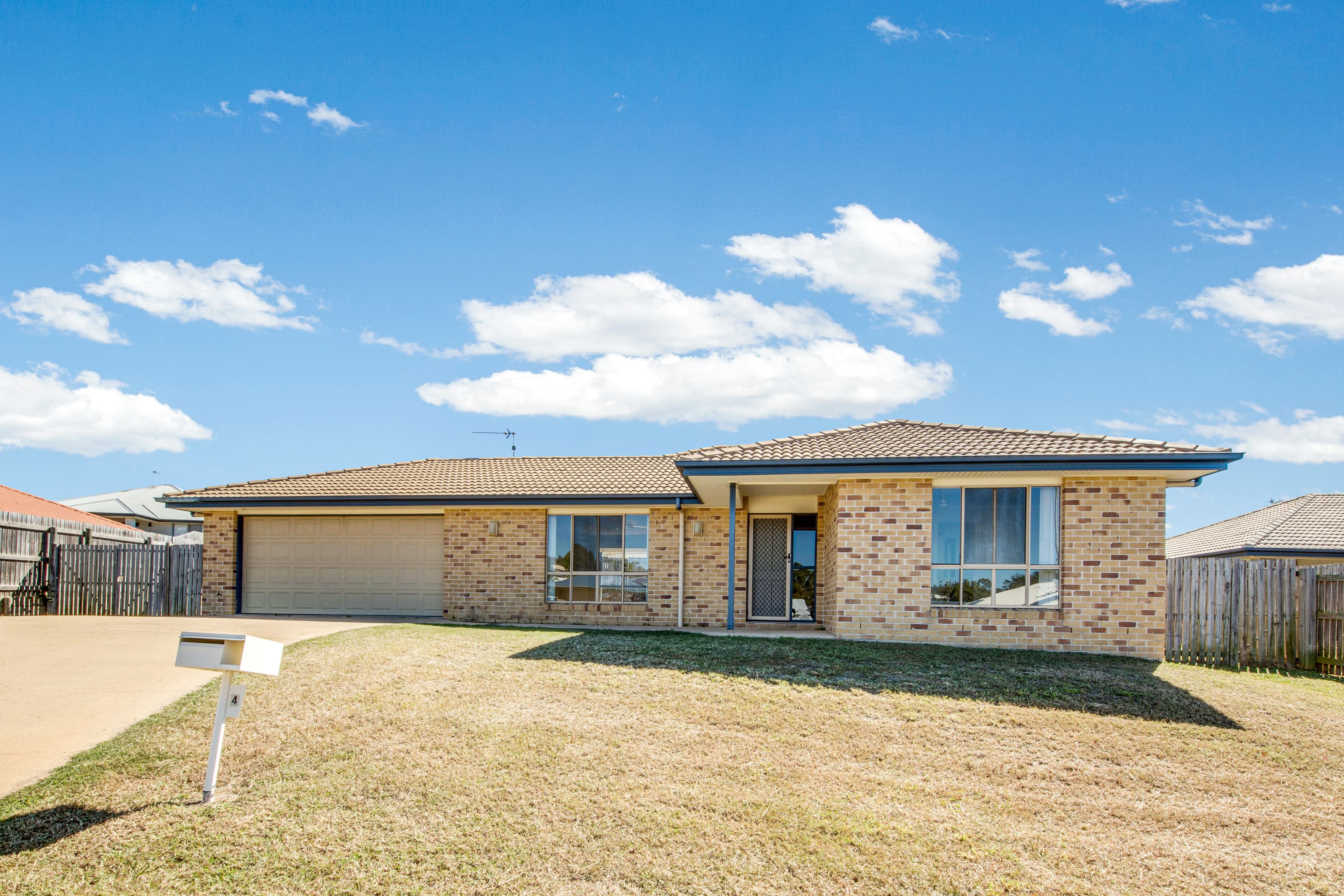 4 Leichhardt Court, Glen Eden, QLD 4680