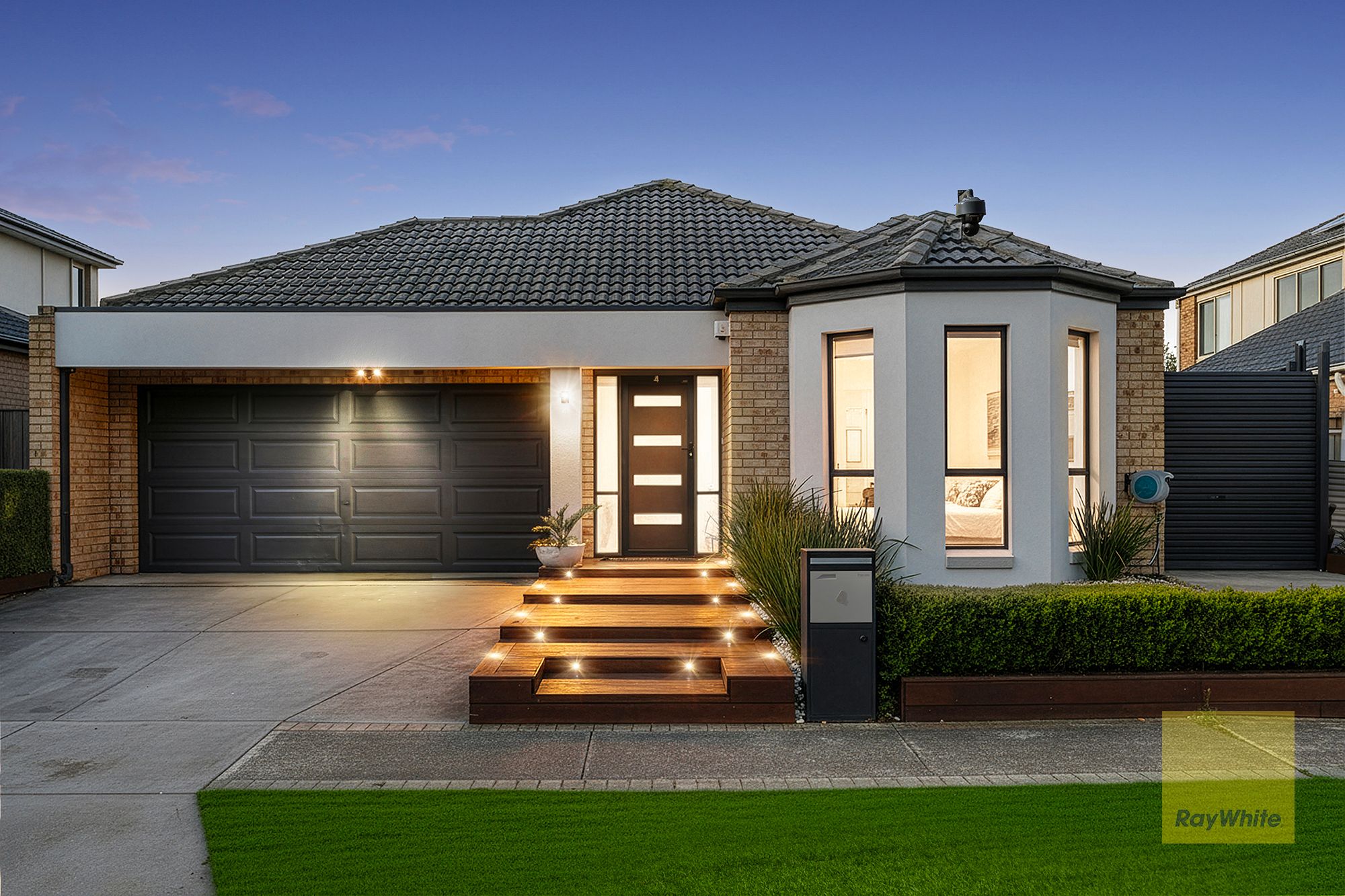 4 Earlswood Close , Caroline Springs VIC 3023