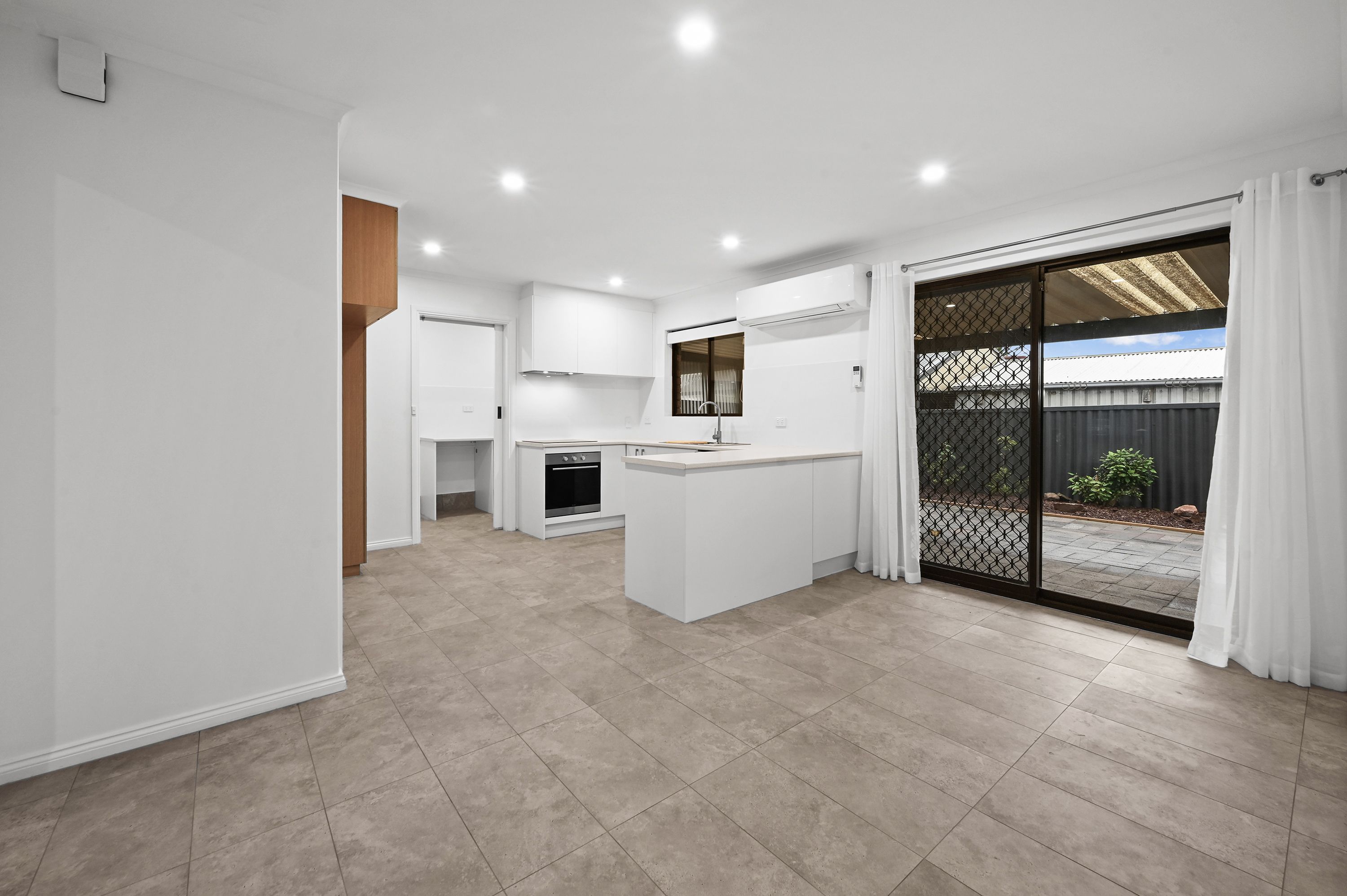 2/4 Aurelia Drive, North Haven, SA 5018
