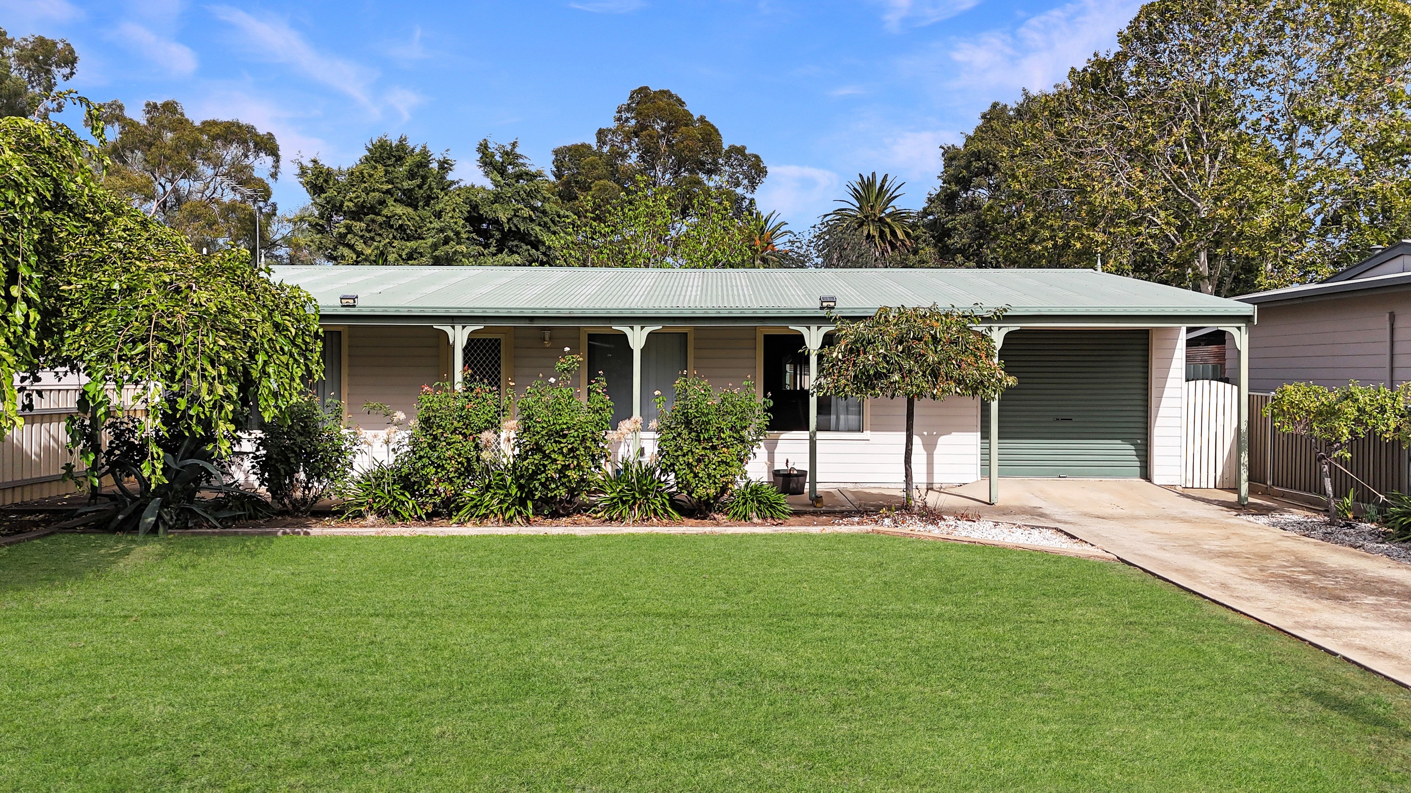 4 Campbell Street, Darlington Point, NSW 2706