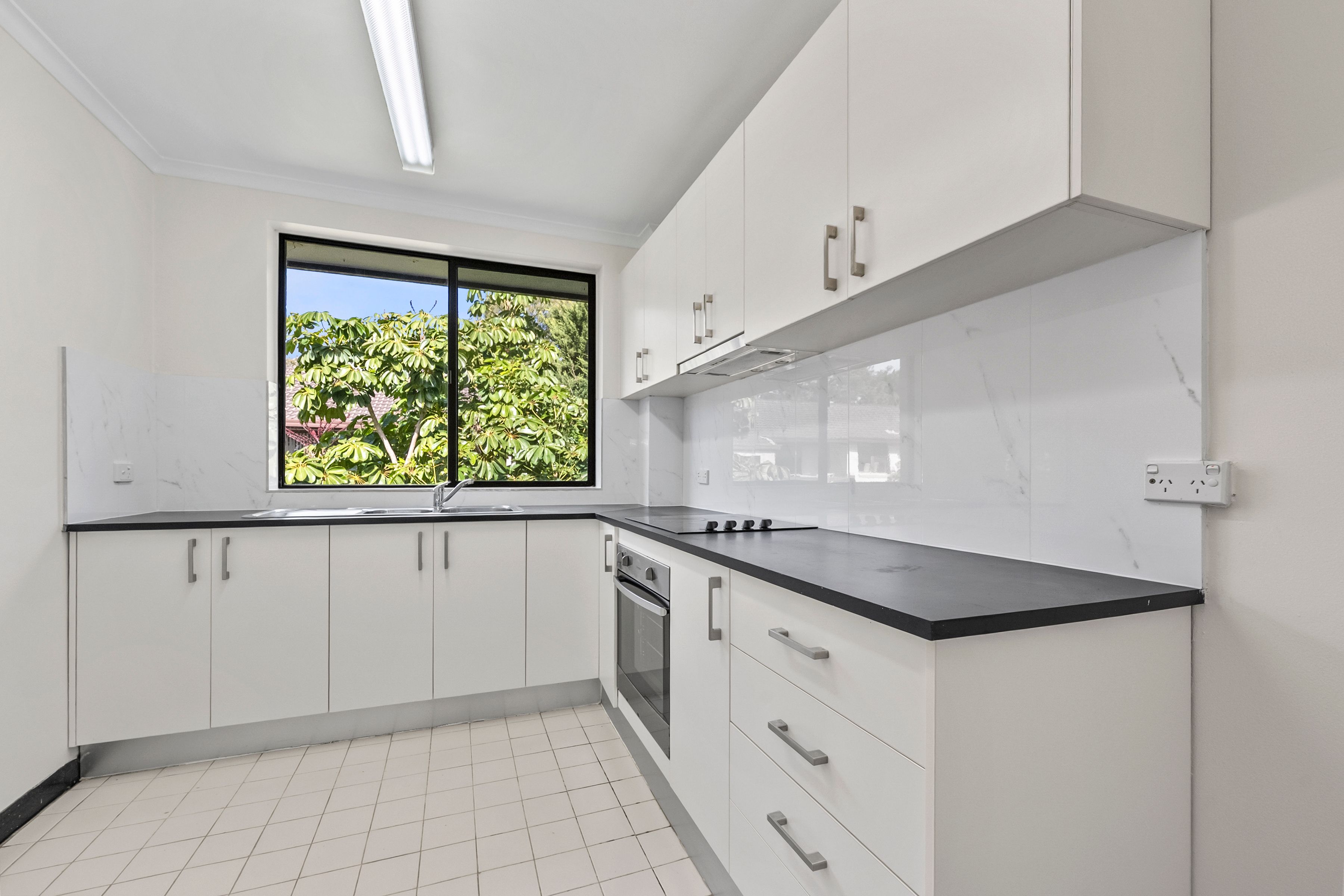 23/38-42 Hunter Street — photo 3 of 8