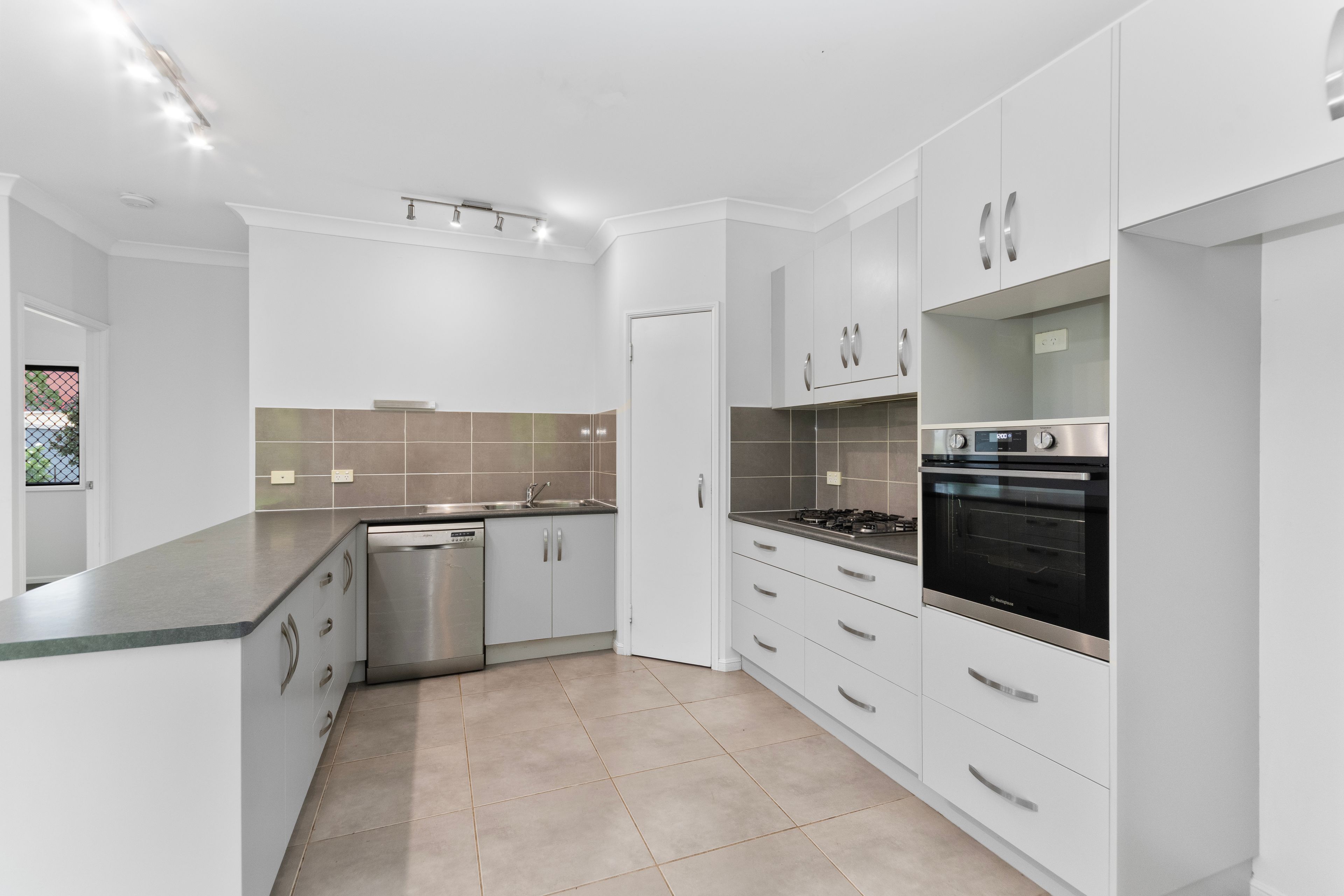21 Blackview Avenue, Black River, QLD 4818