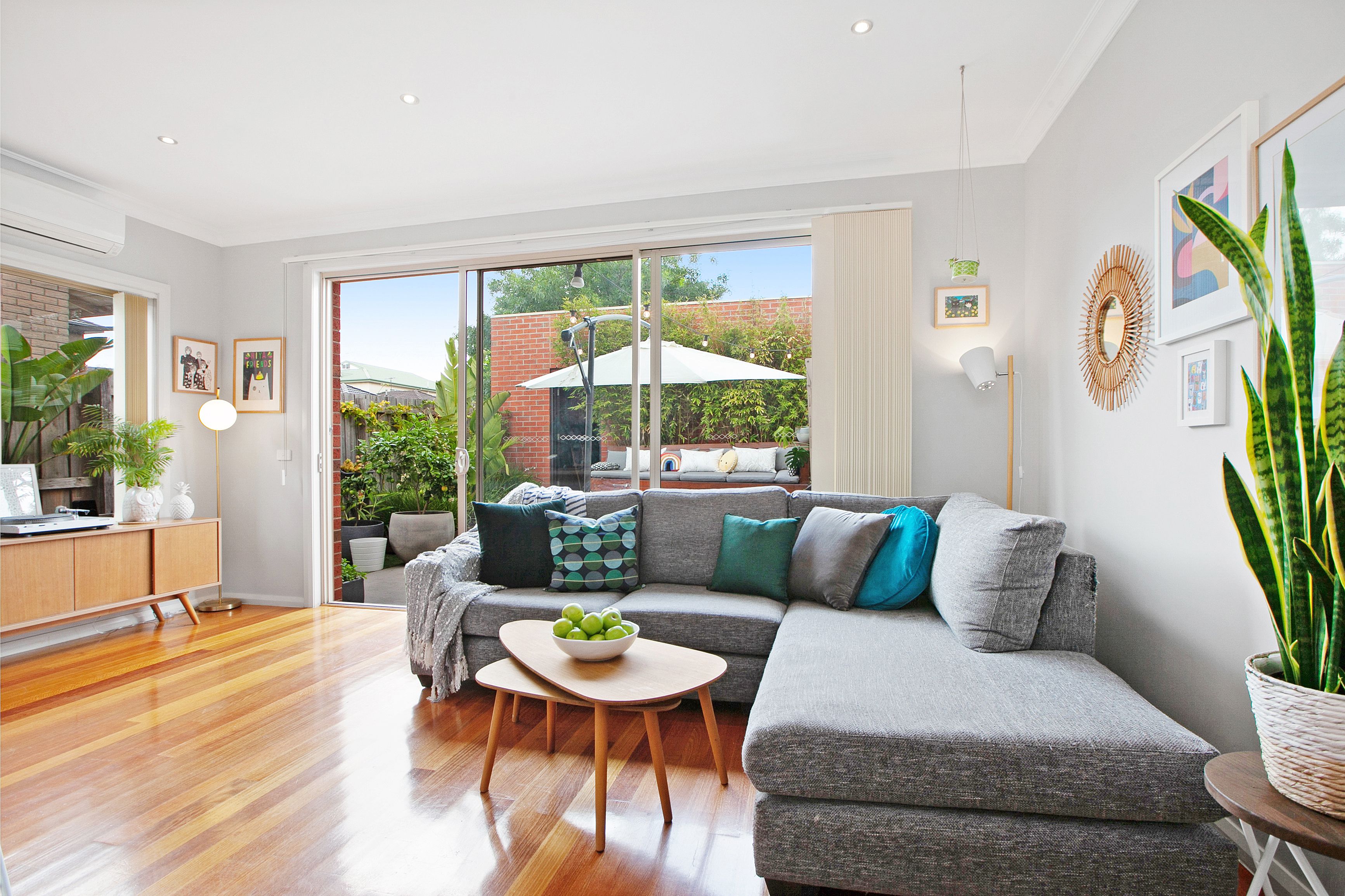 2/9 Cuthbert Road, Reservoir, VIC 3073