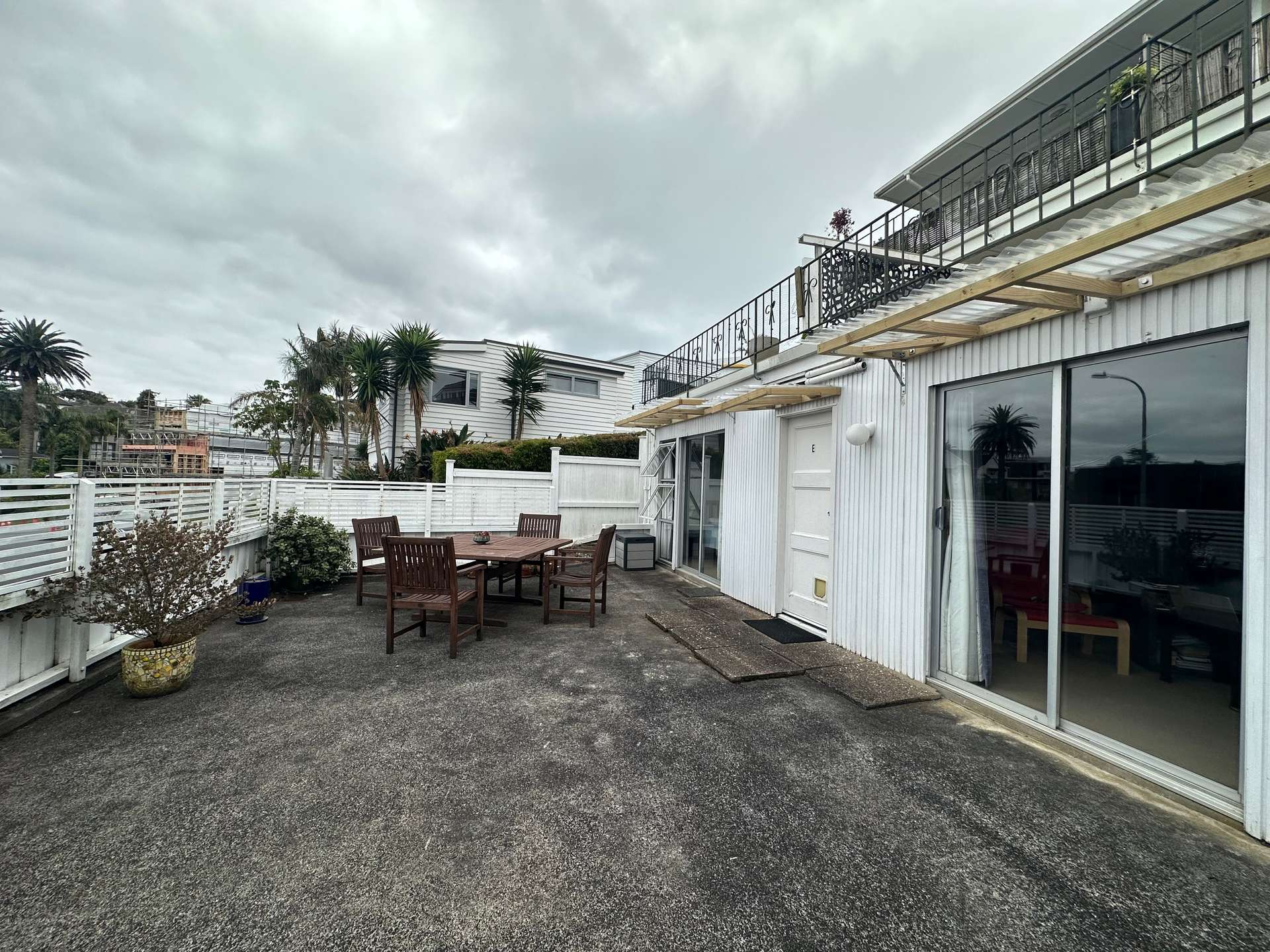 E/146 Paritai Drive photo 0