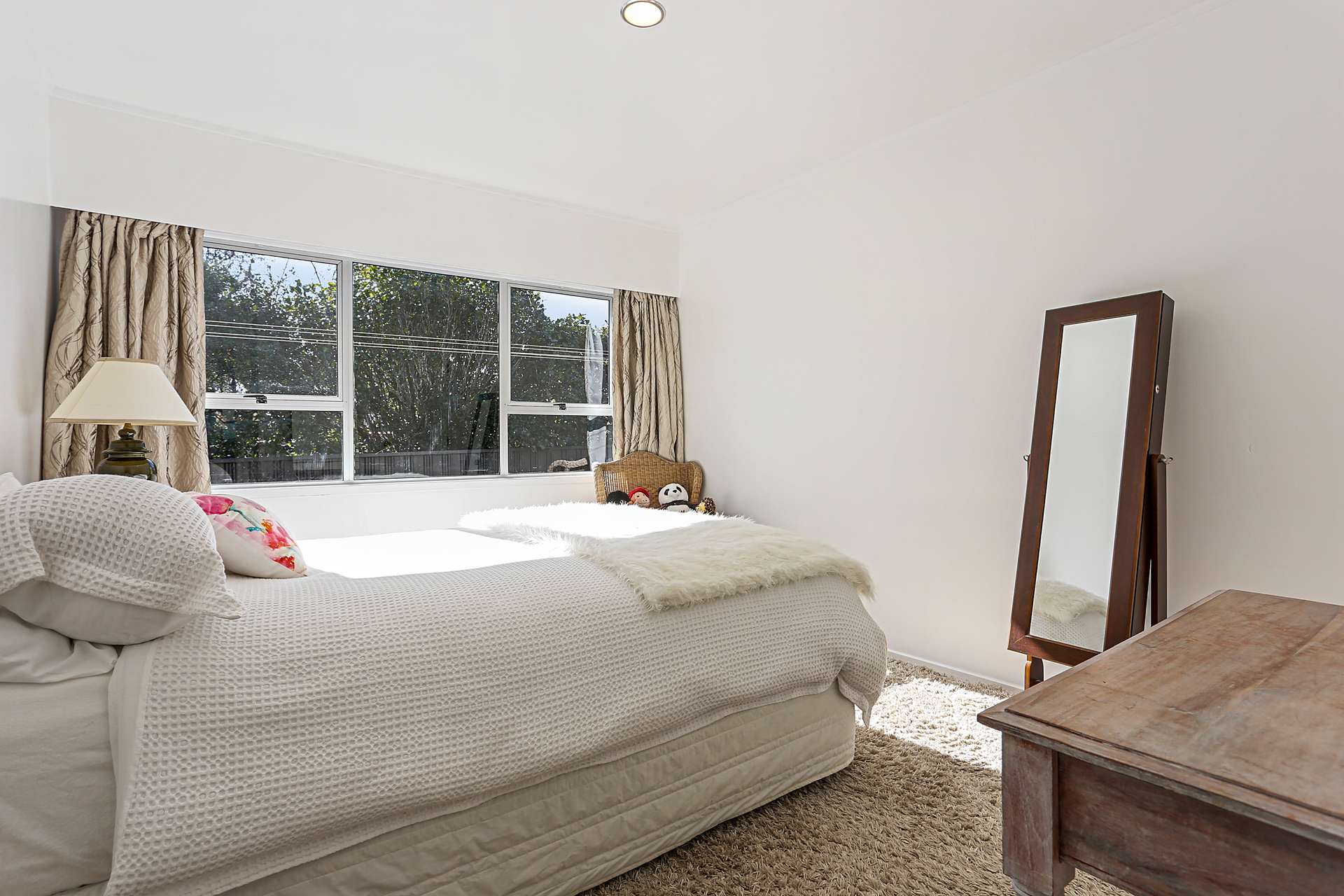 88 Waitakere Road photo 5