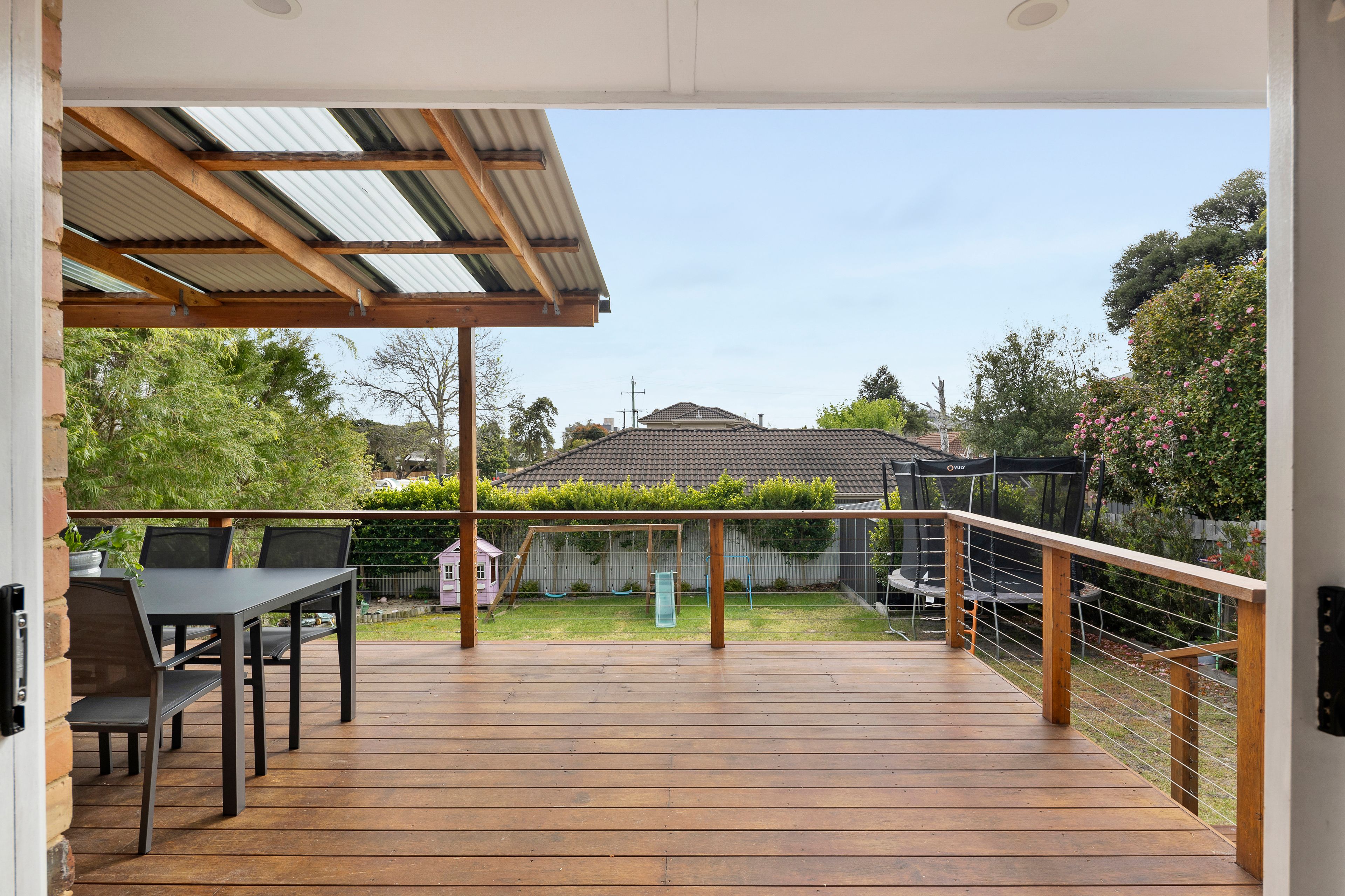 28 Tara Drive — photo 10 of 11