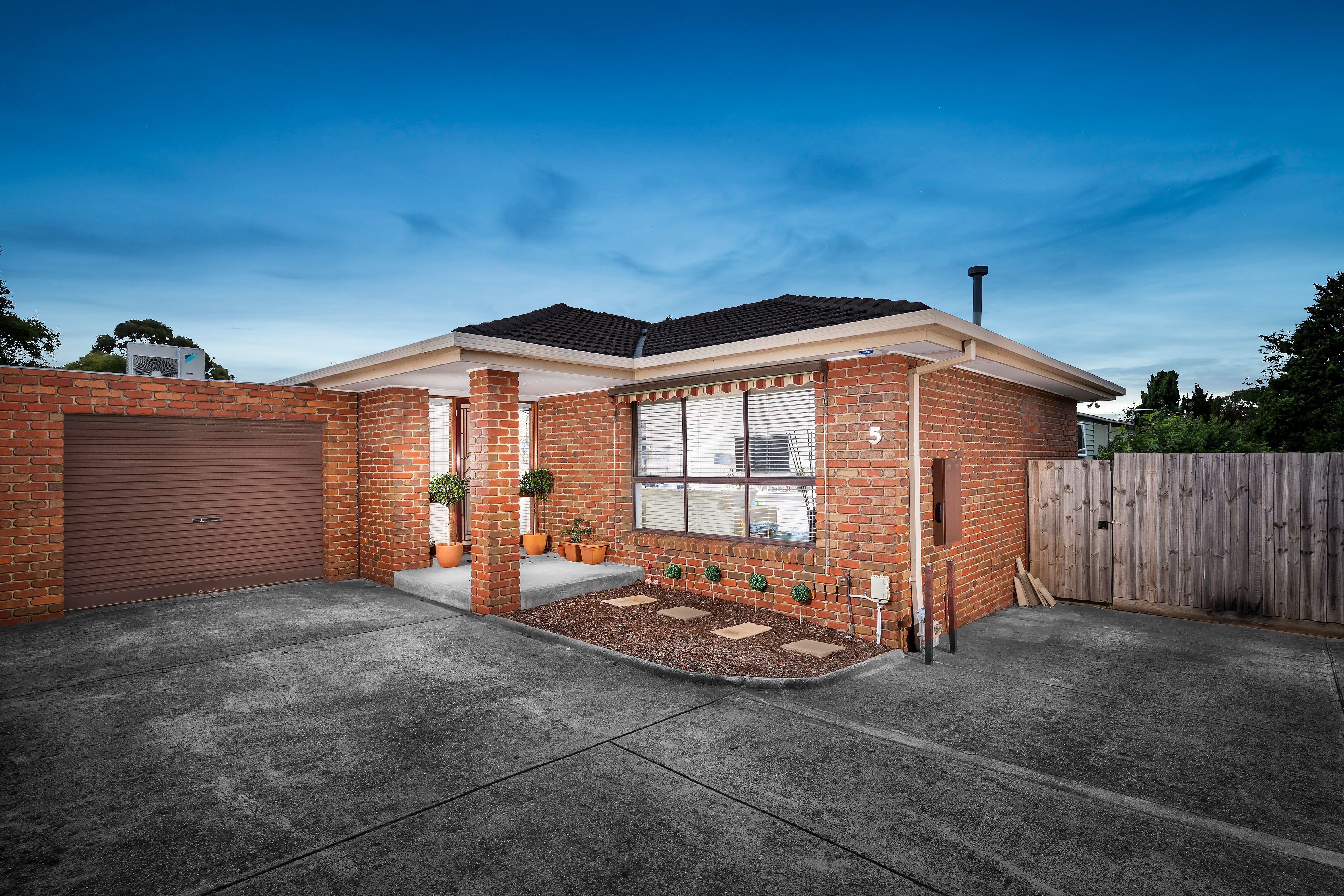 38 Moorhead Drive, Mill Park VIC 3082