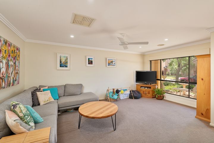 25 Galing Place, Wagga Wagga, NSW 2650