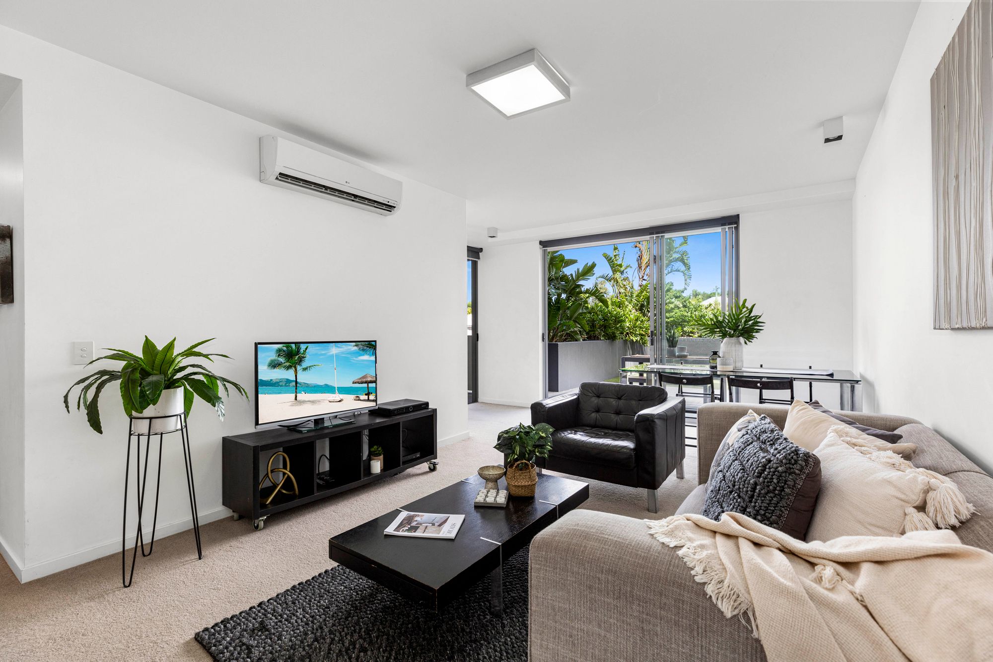 212/159 Logan Road, Woolloongabba, QLD 4102