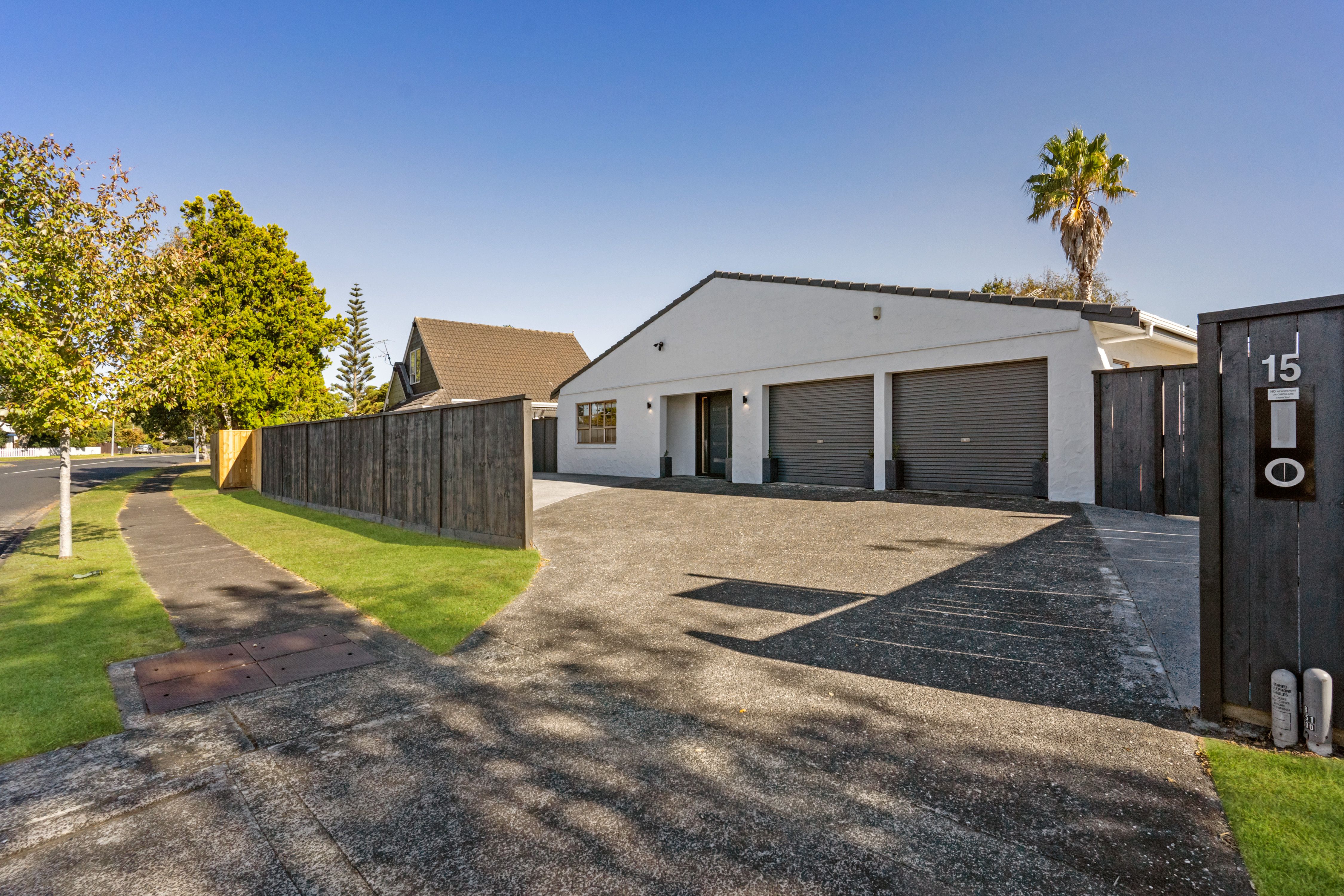 15 Walter Strevens Drive, Conifer Grove, Manukau City