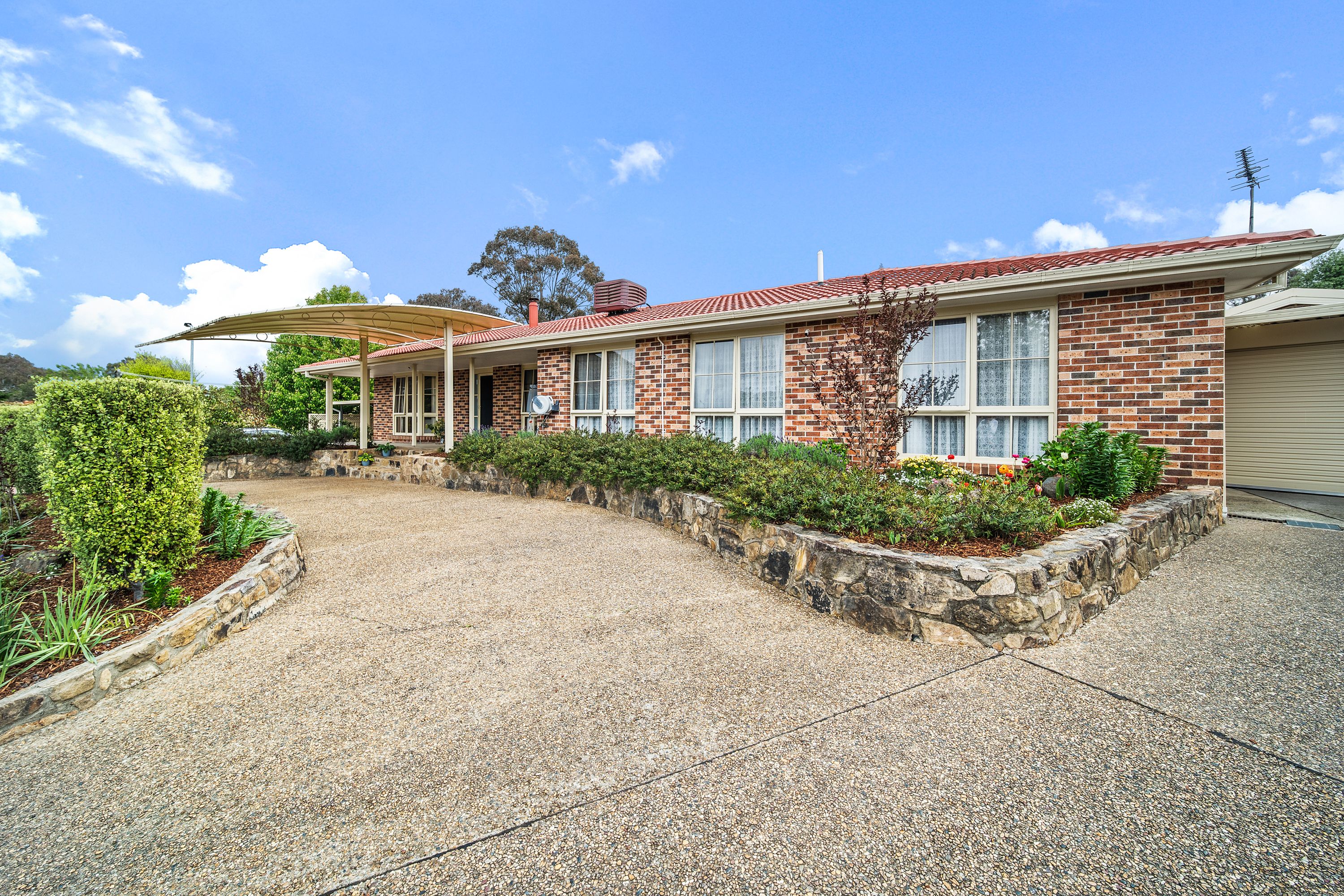 15 Withnell Circuit, Kambah, ACT 2902