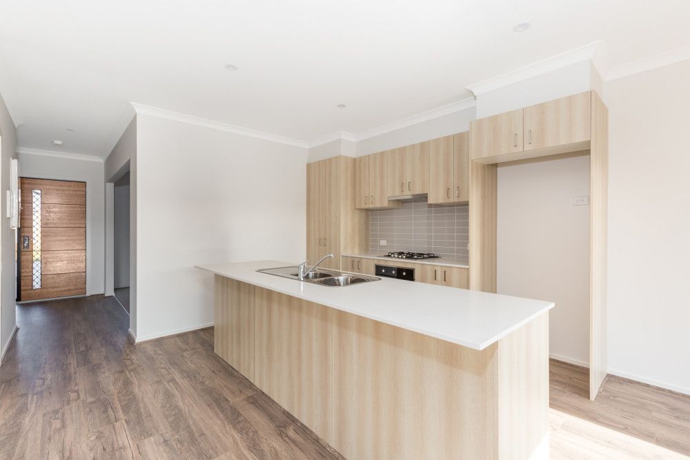 2 Burnden Close, Berwick, VIC 3806