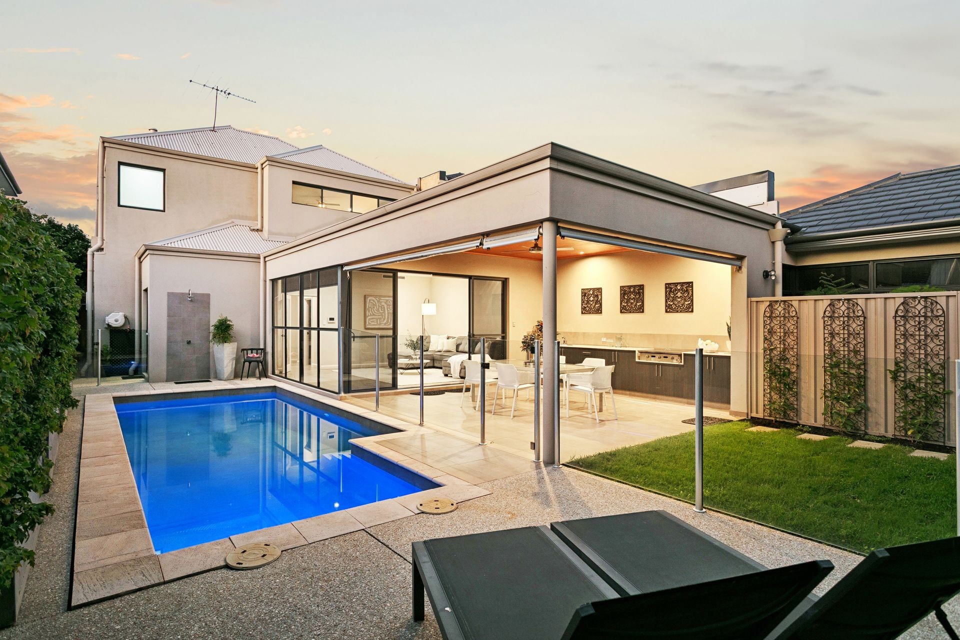 17 Howard Parade, Salter Point, WA 6152