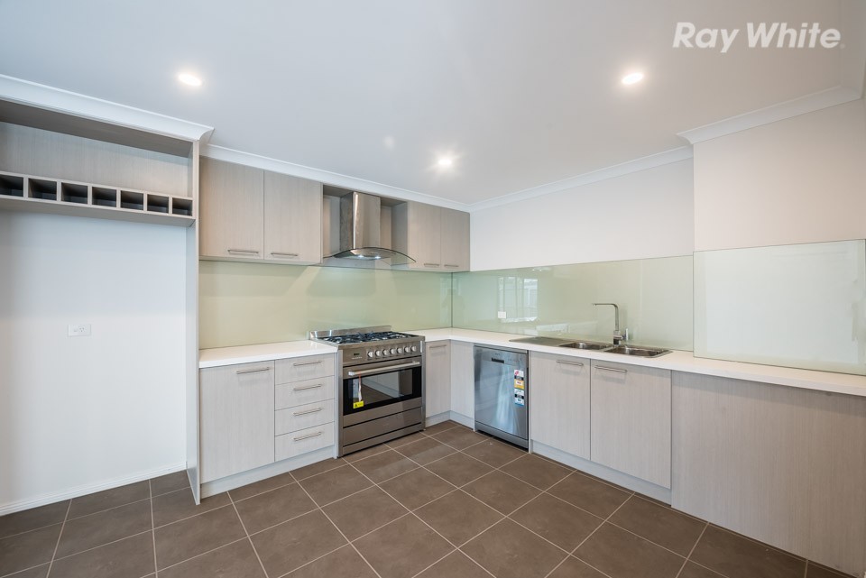 2/73 Hurlstone Crescent, Mill Park, VIC 3082