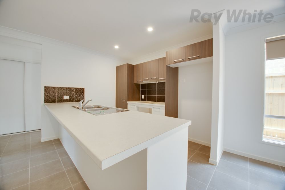 104 Napier Circuit, Silkstone, QLD 4304