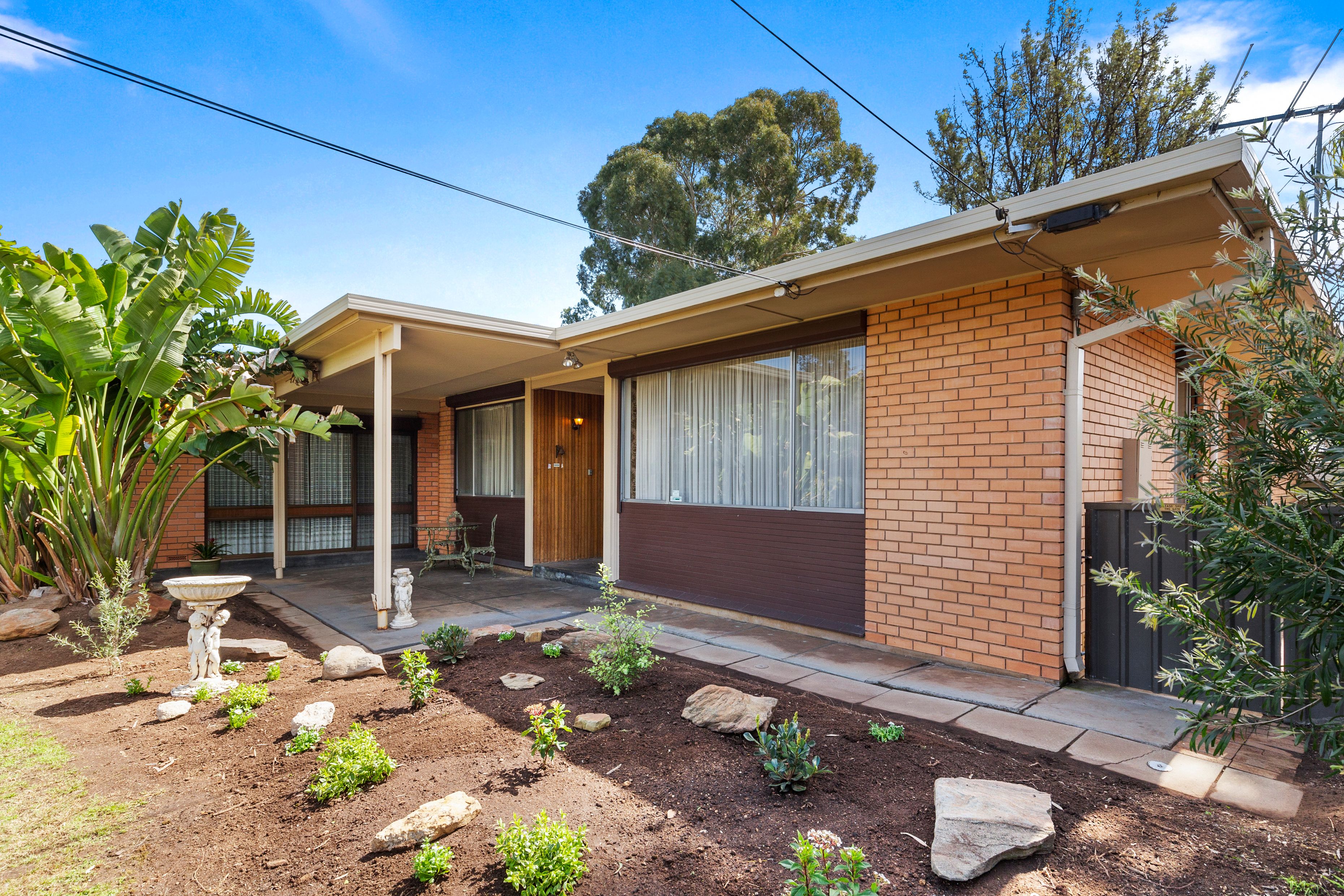 2 Overbury Drive, Clarence Park, SA 5034