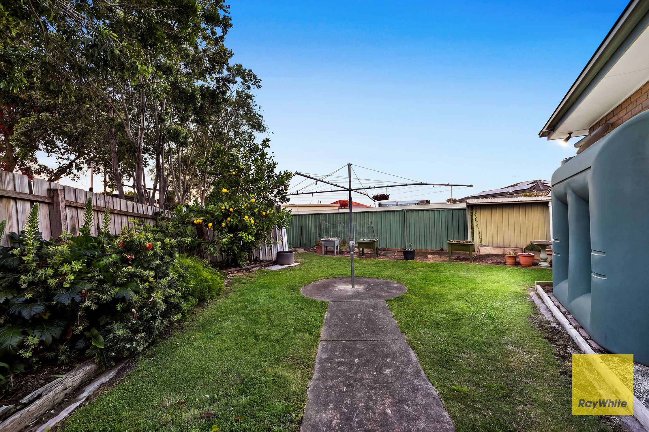 11 Woolstone Close — photo 16 of 20