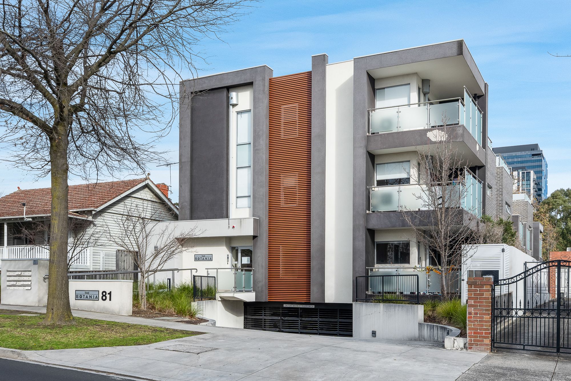 103/81 Thames Street — photo from Ray White Box Hill
