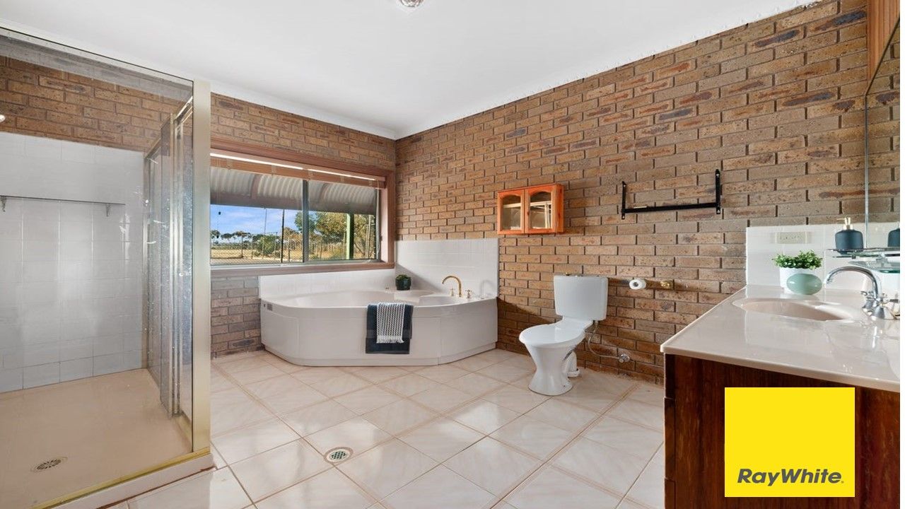 249 Hopetoun Park Road — photo 15 of 23