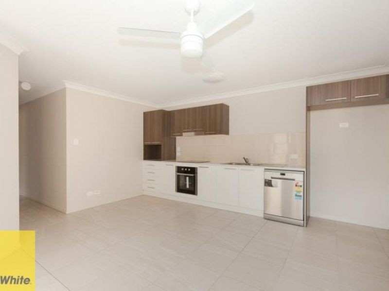 23B Frederick Place, Park Ridge, QLD 4125