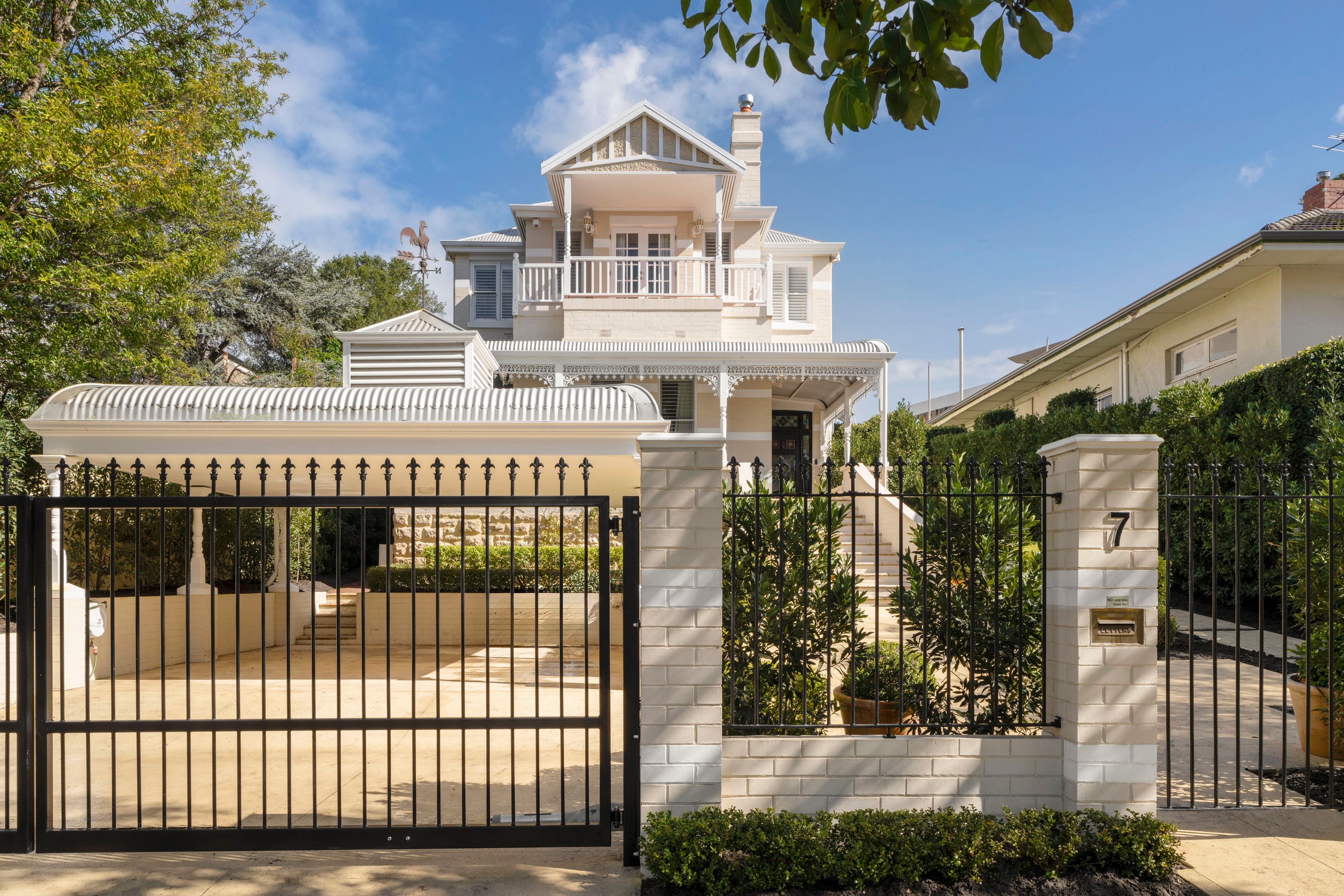 7 Freshwater Parade, Claremont, WA 6010