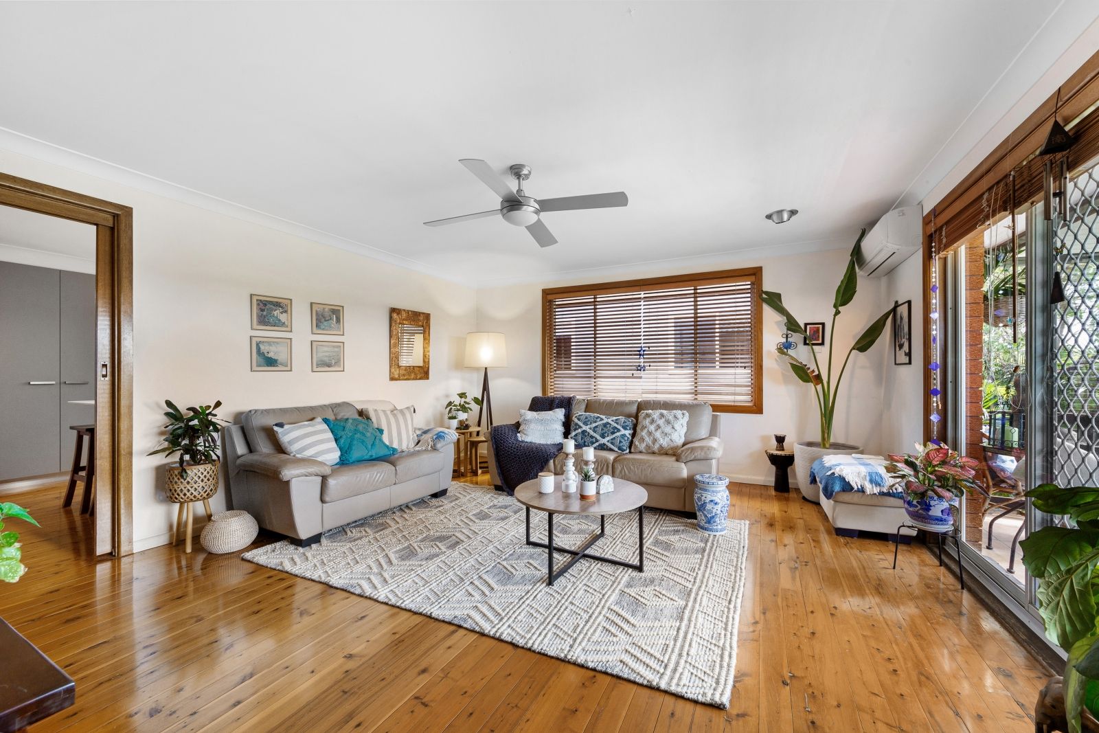 16 Woodlawn Drive, Budgewoi NSW 2262