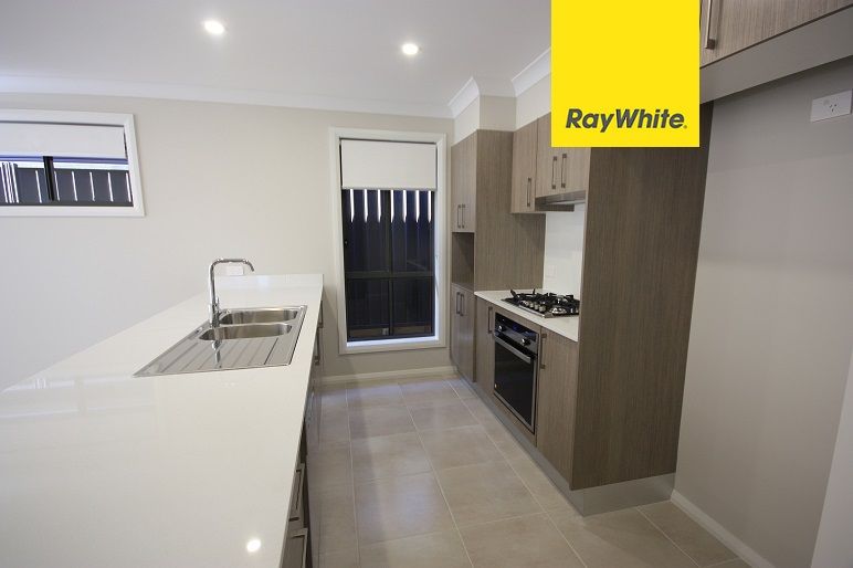 3 Tolle Way, Spring Farm, NSW 2570