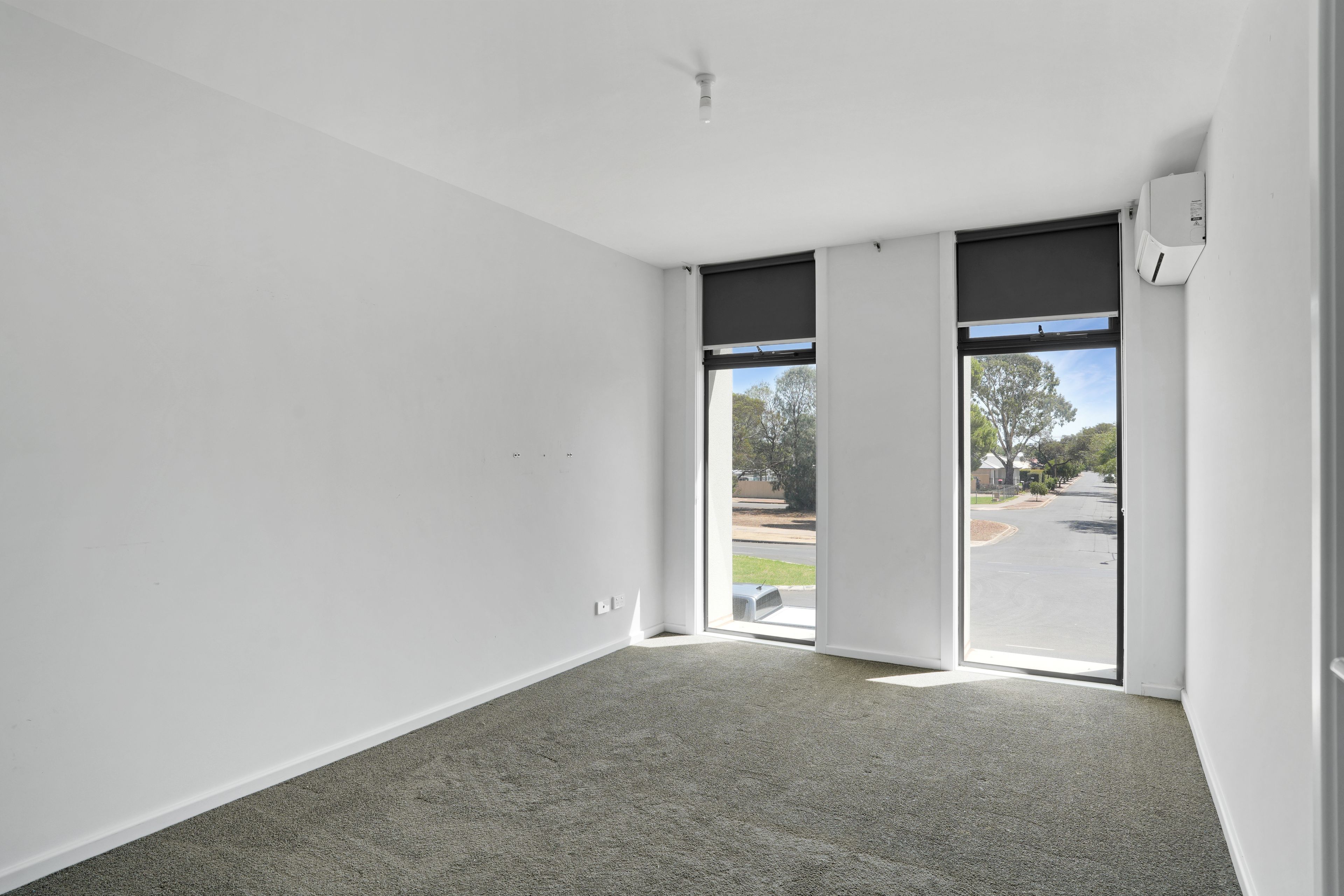 274A Peachey Road — photo 5 of 8