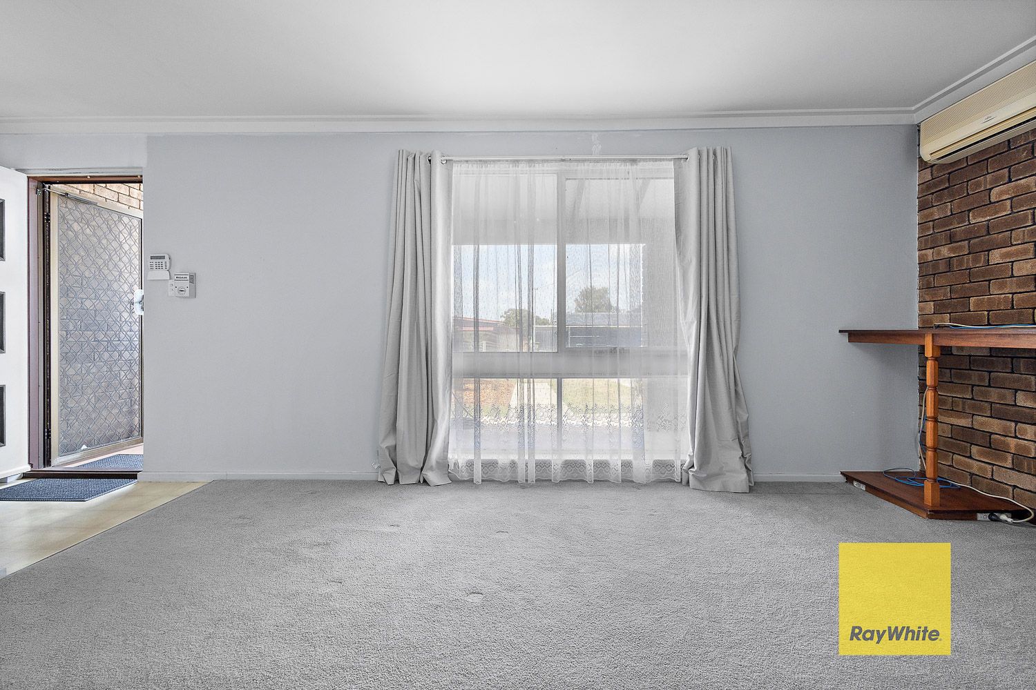 25 Montrose Avenue — photo 13 of 30
