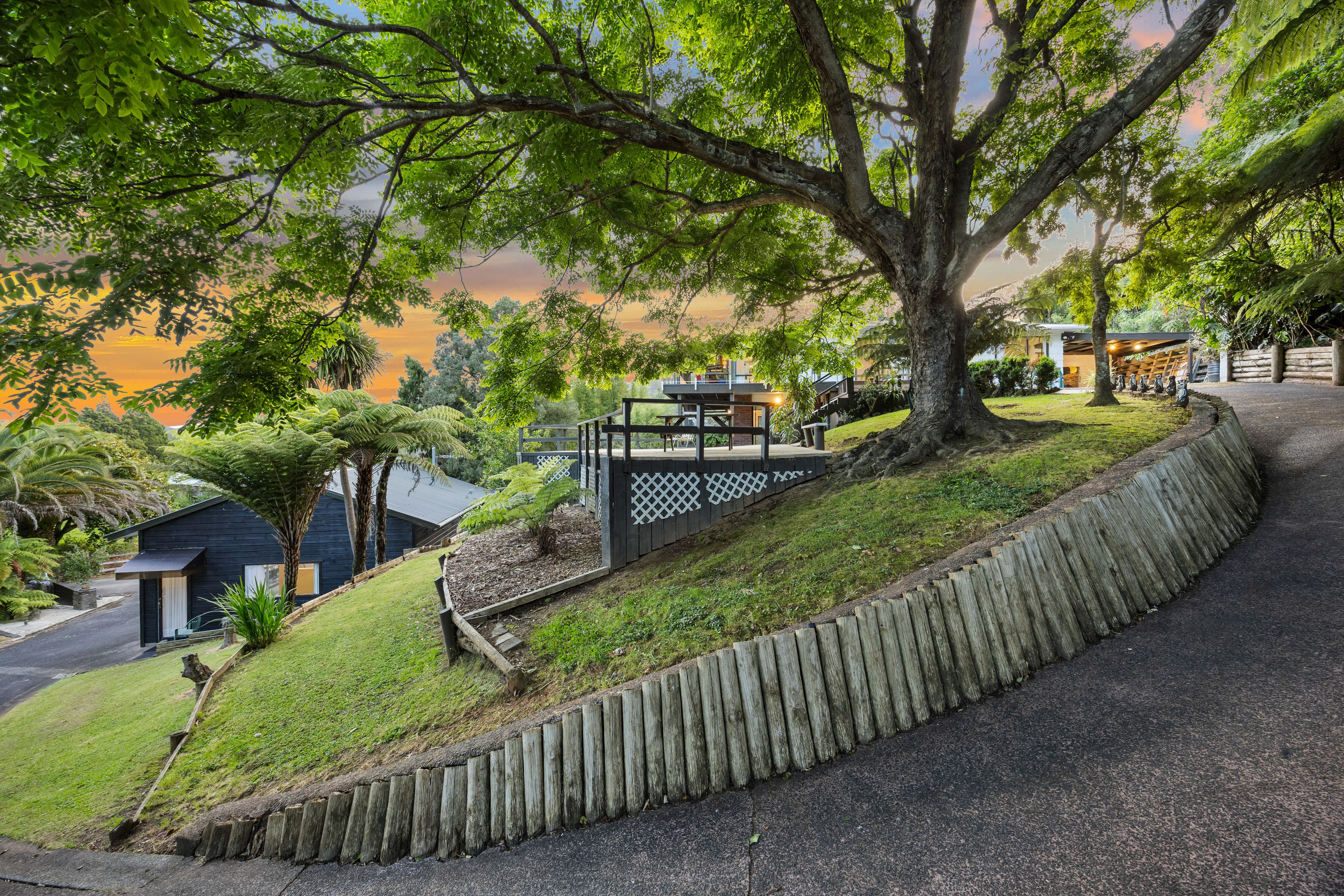 274 Forest Hill Road, Waiatarua, Waitakere City