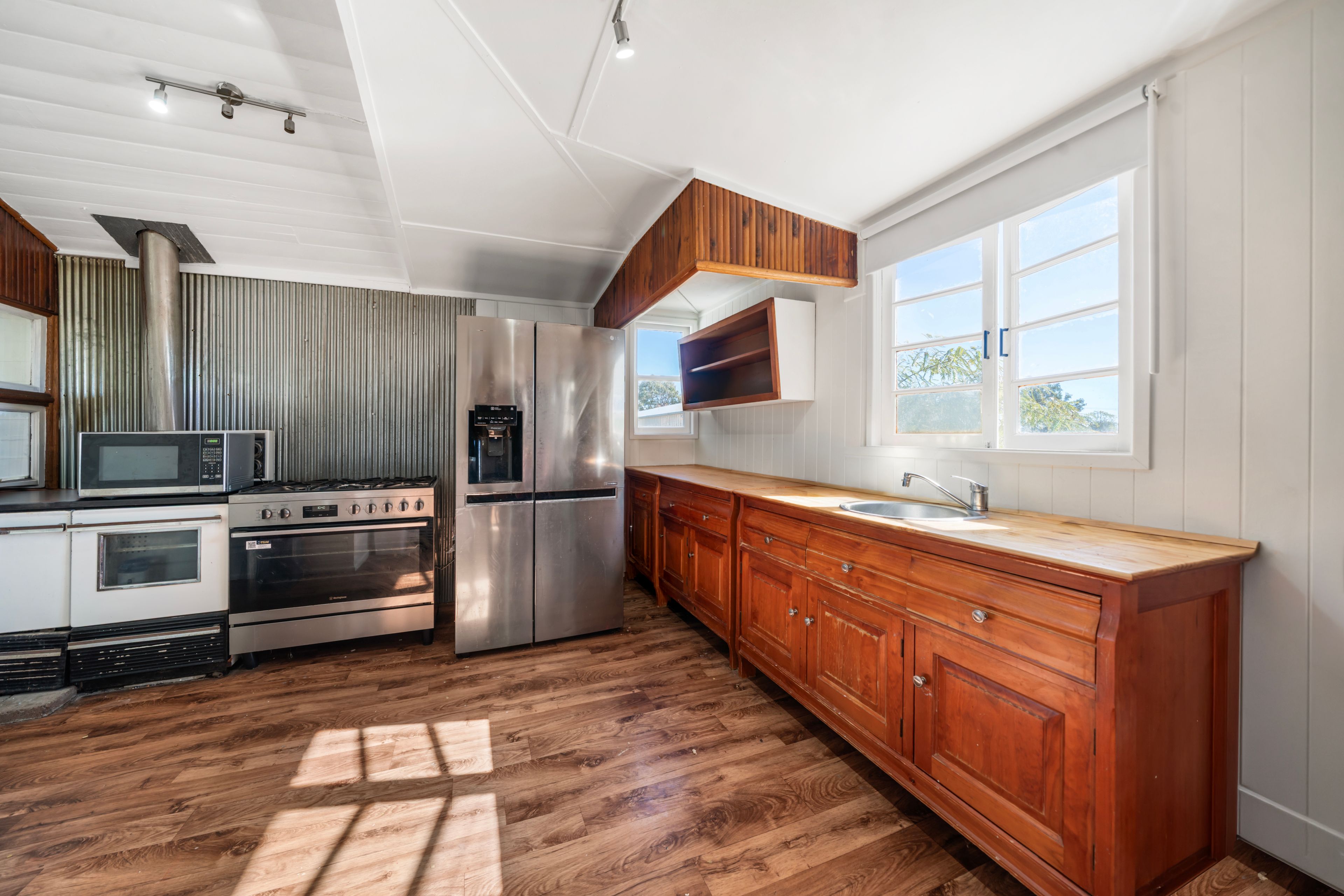 21 MacIntyre Street — photo 4 of 16