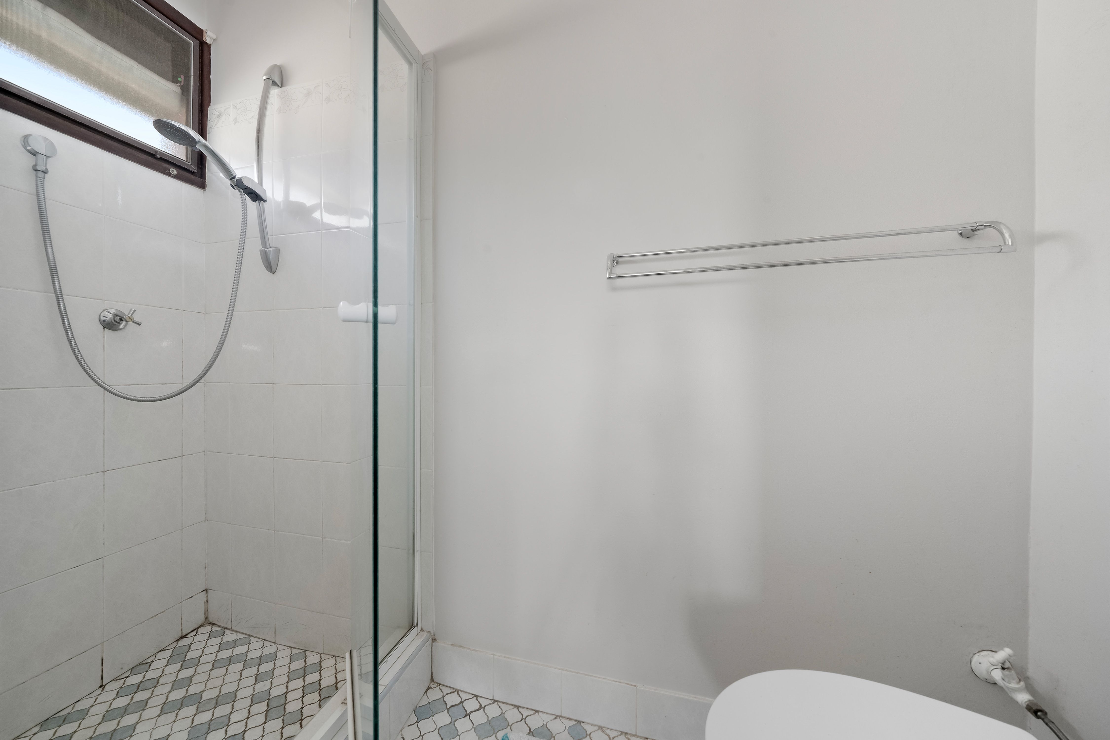 76 Hume Crescent — photo 11 of 21