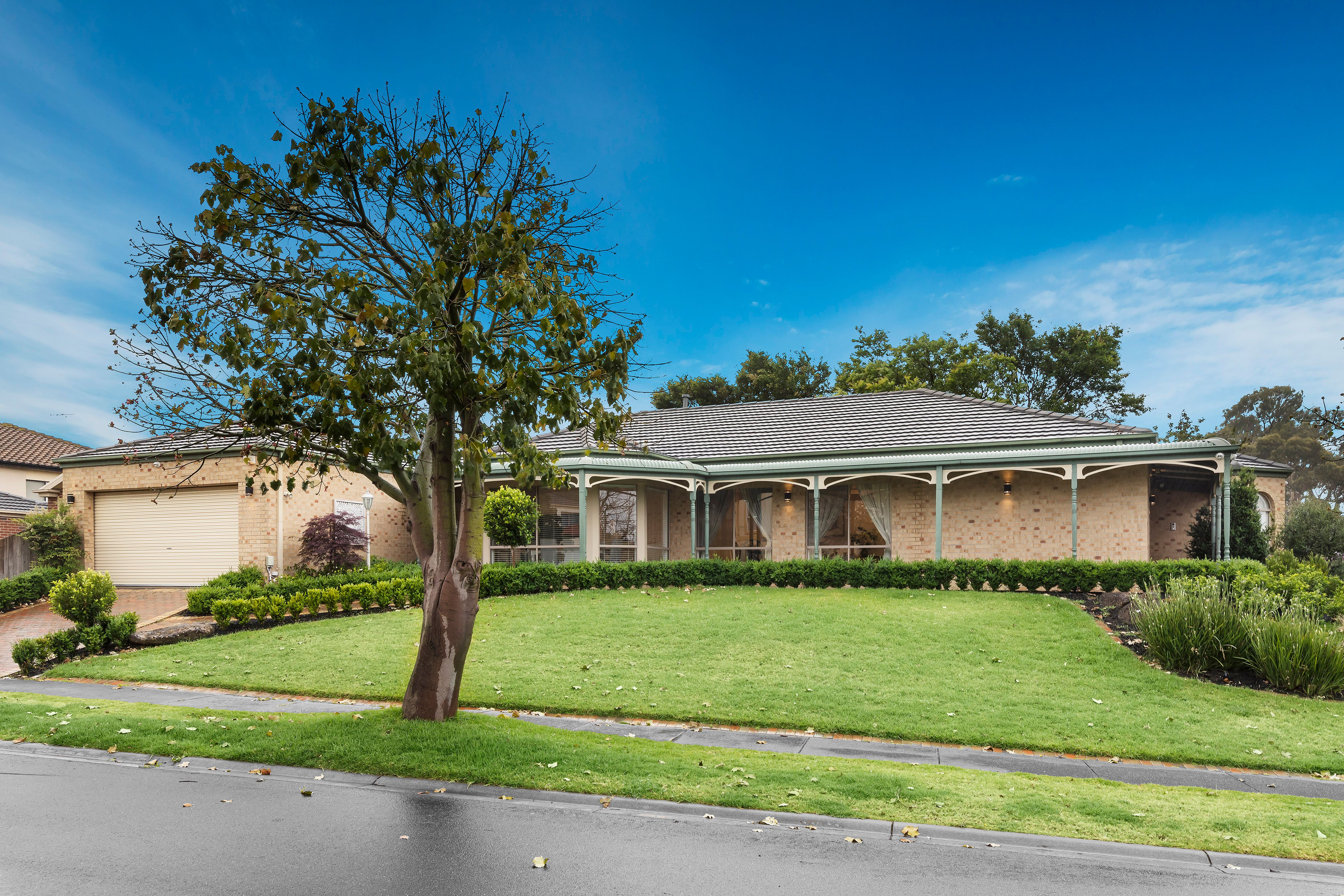 1 Bundy Close, Mill Park, VIC 3082