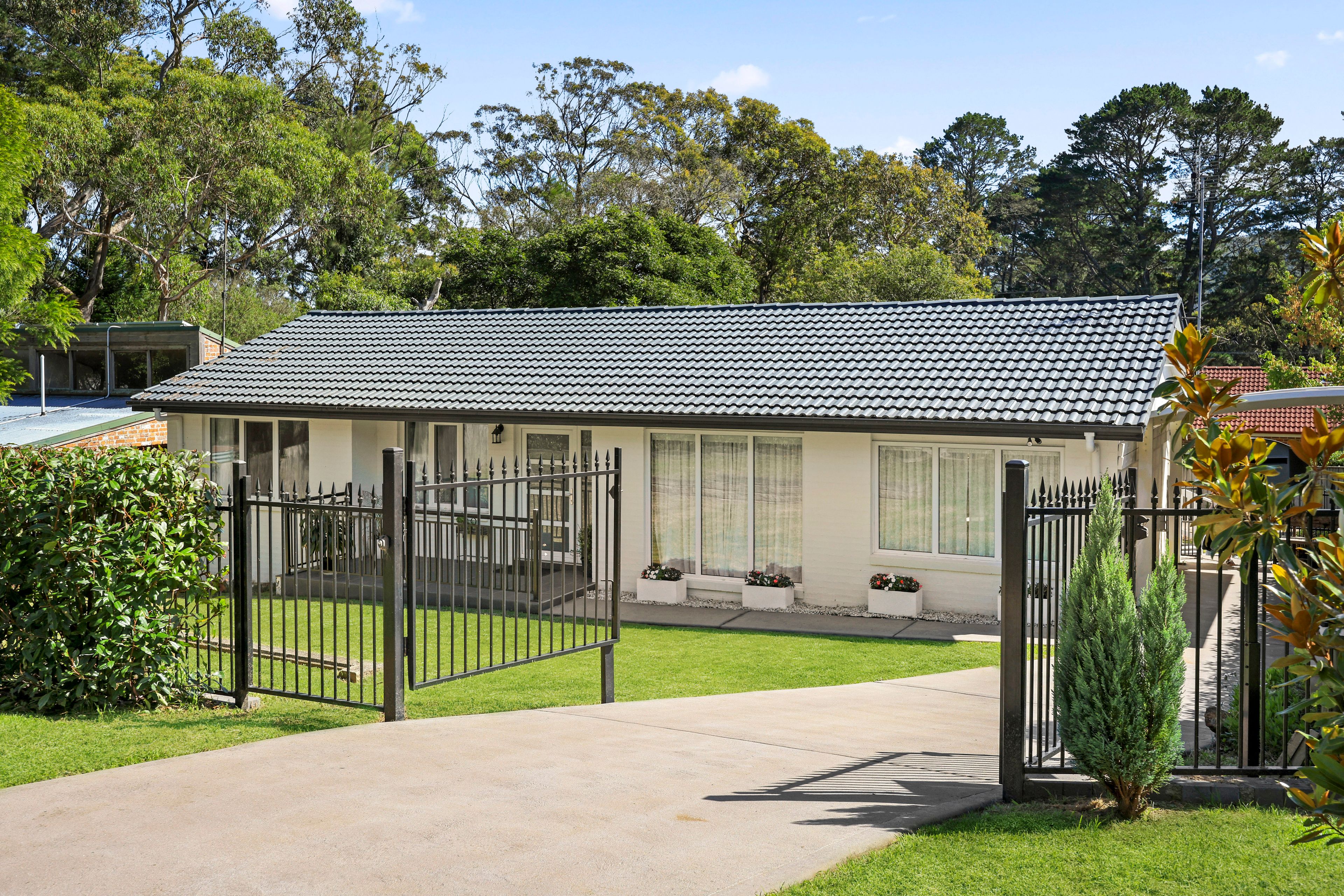12 Bourne Close, Mittagong NSW 2575
