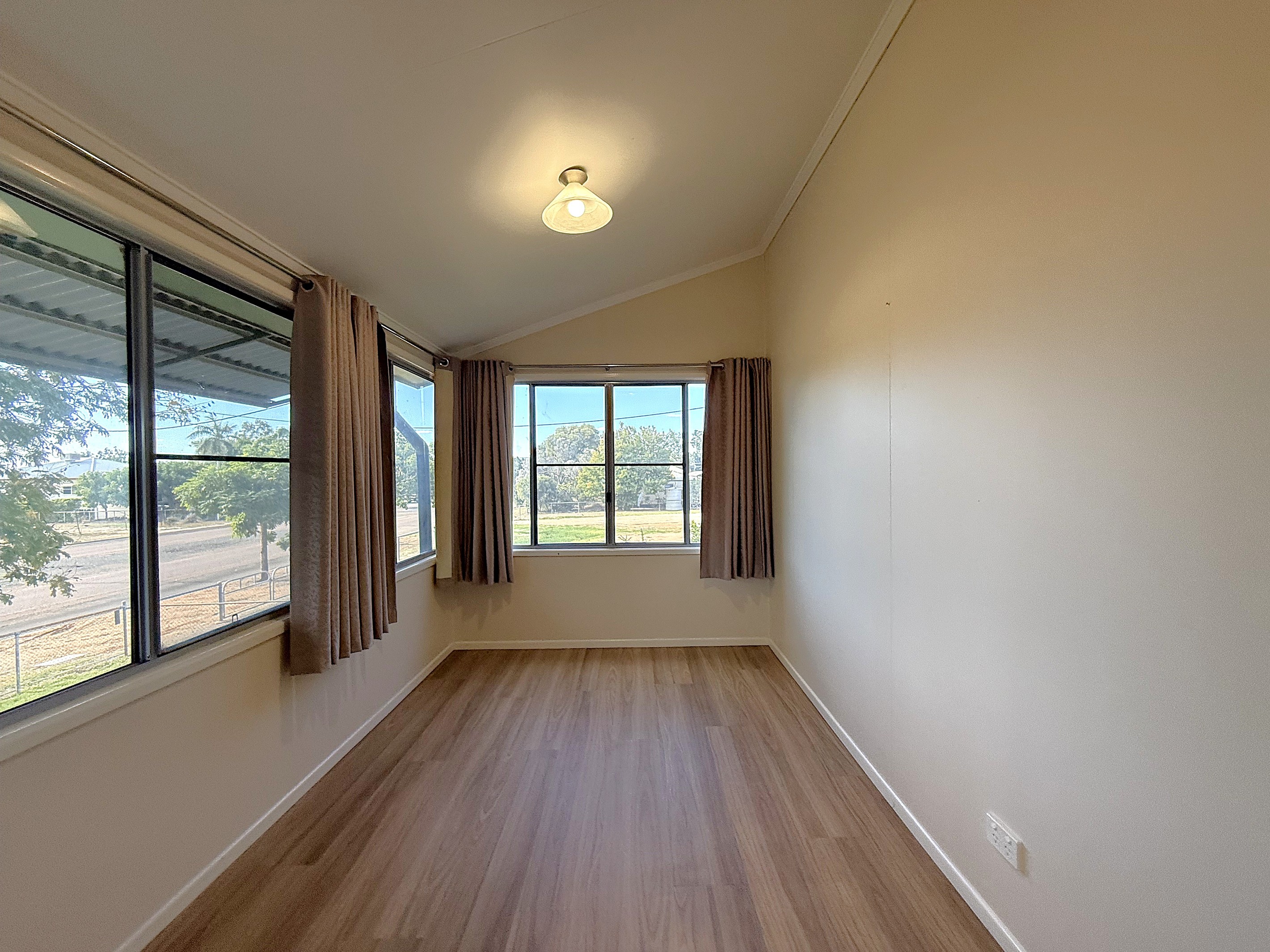 112 Wren Street, Longreach, QLD 4730