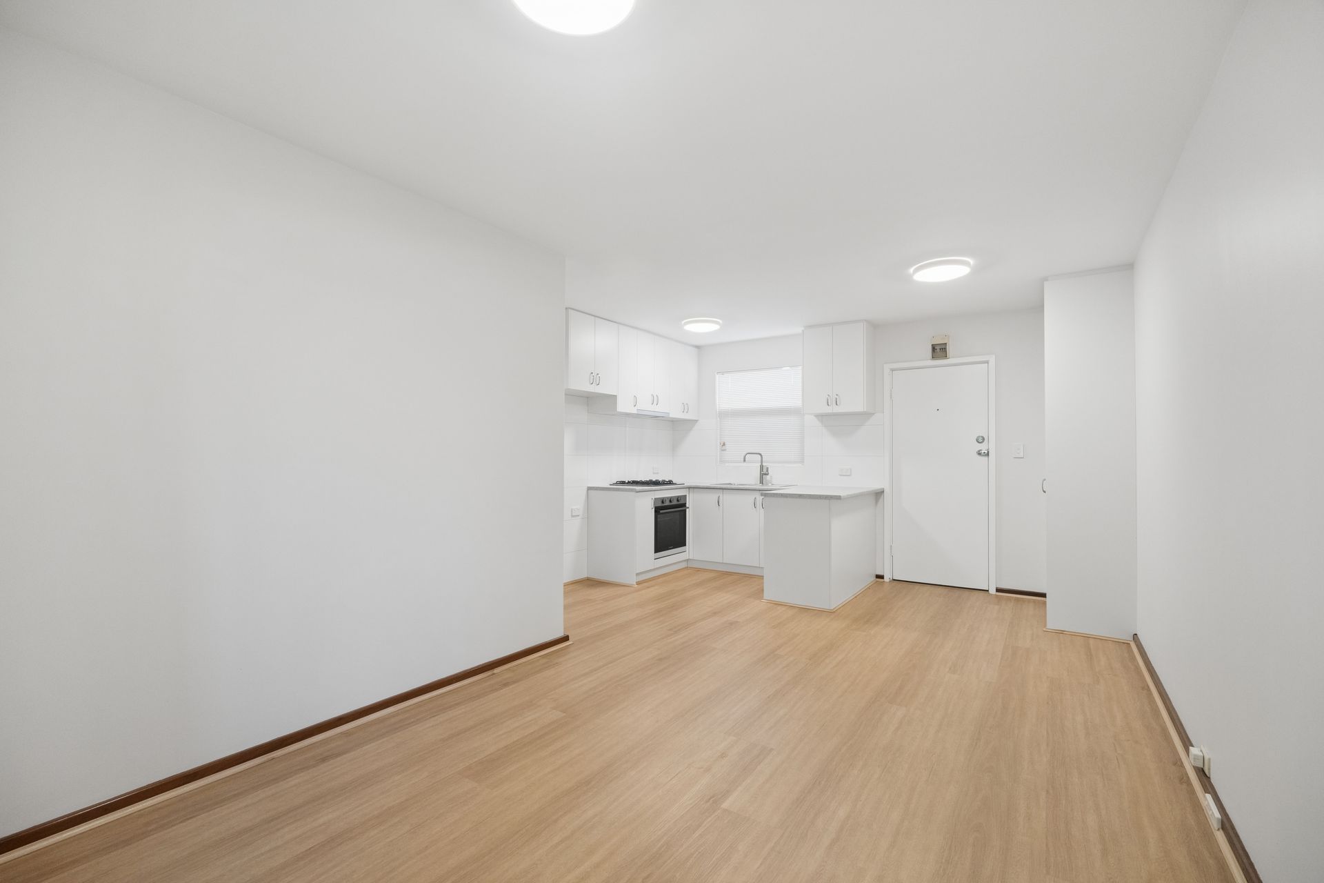 2/52 Sackville Terrace — photo 4 of 18