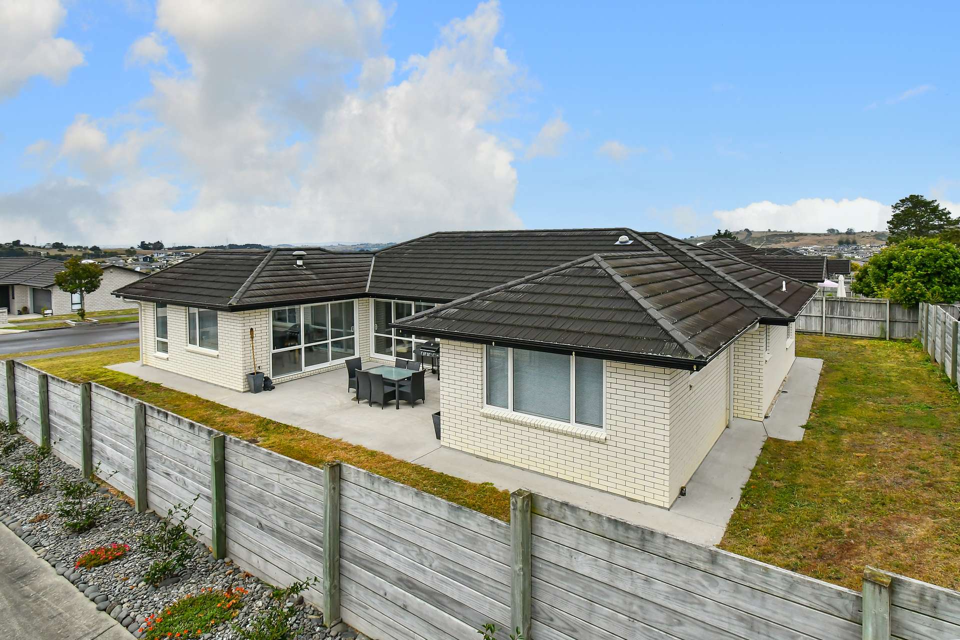 16 Pyne Crescent photo 11