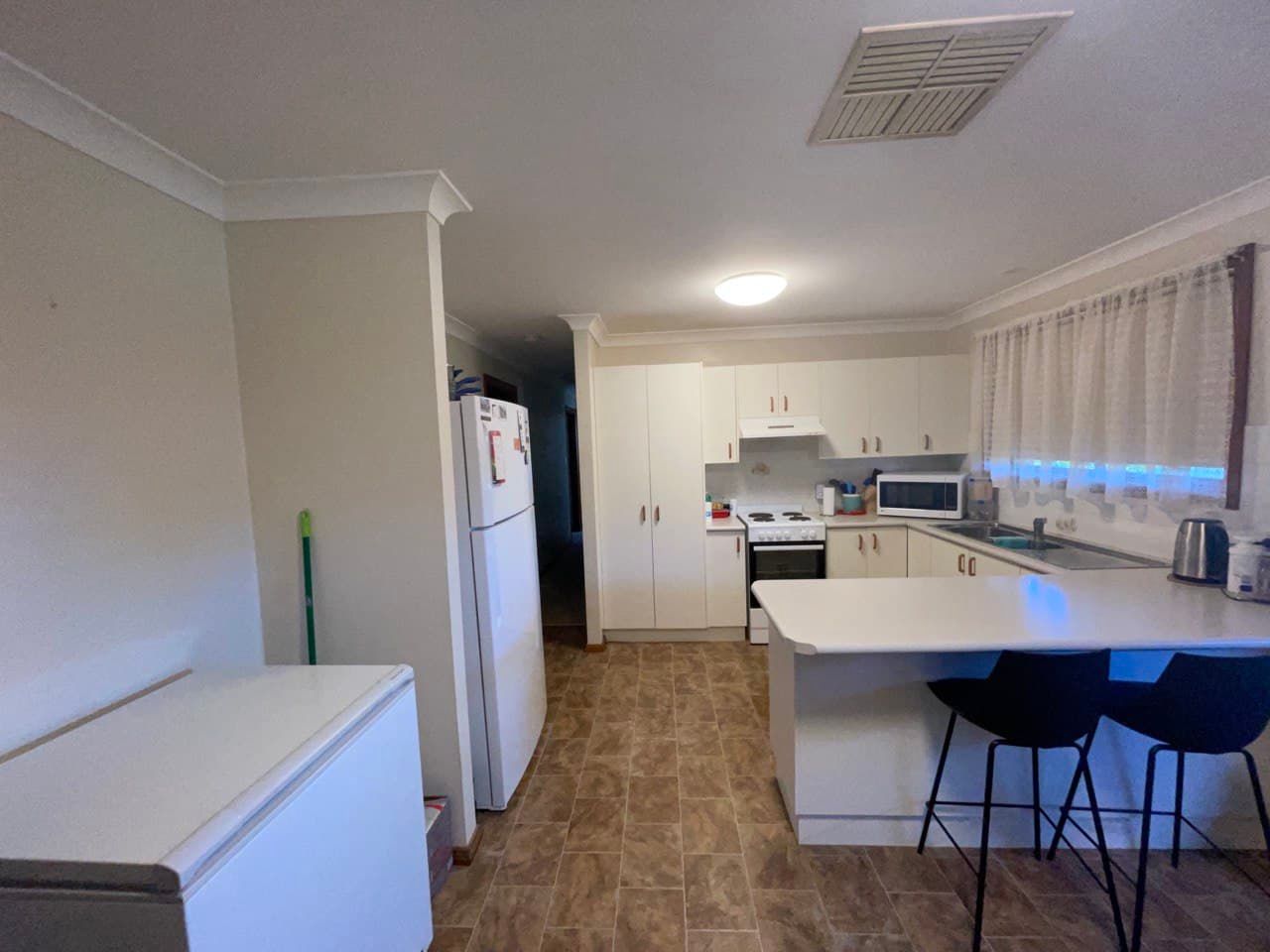 15 Flinders Street, Parkes, NSW 2870