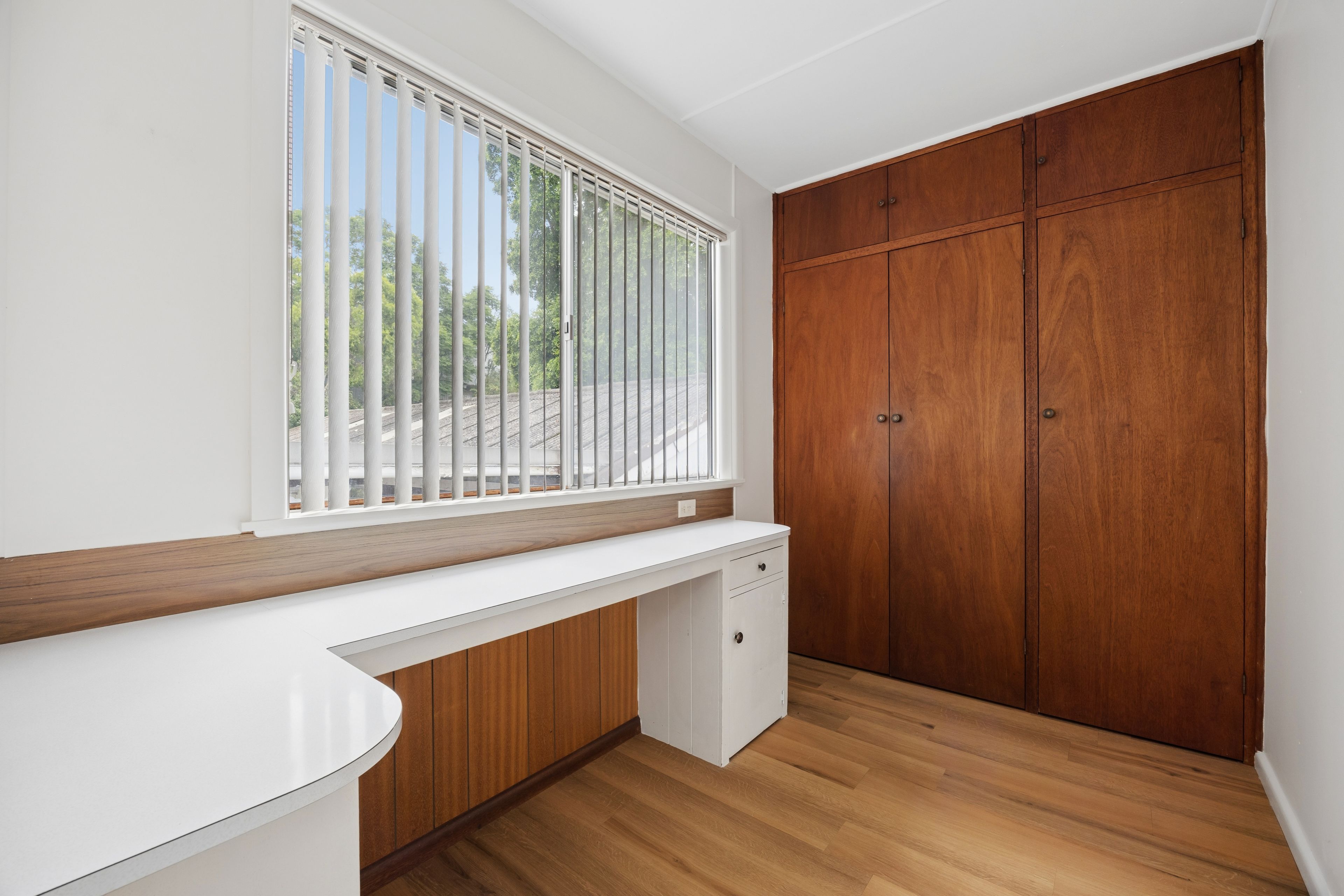 6 Livingstone Avenue — photo 8 of 11