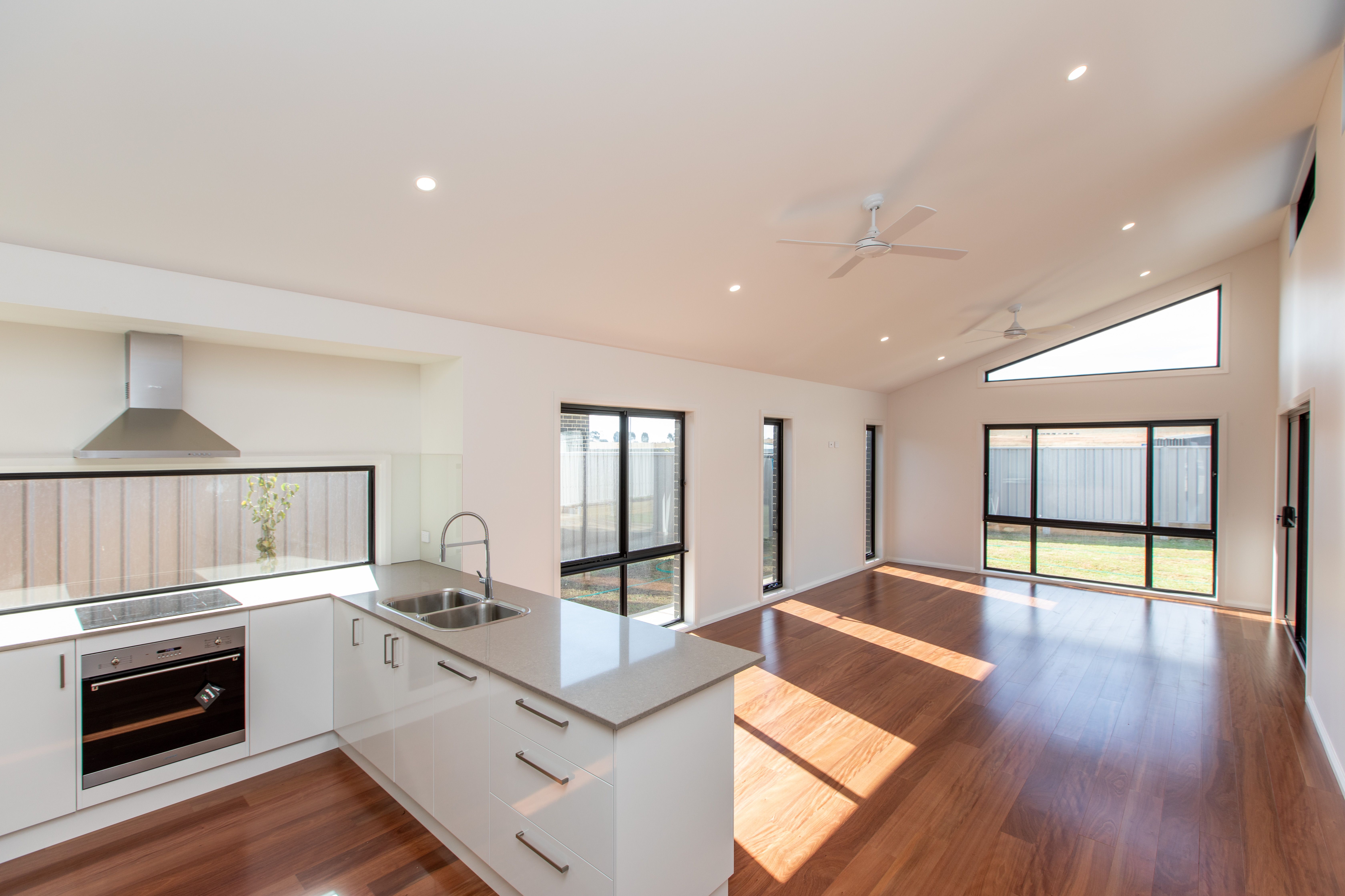 30 Yenda Avenue, Gobbagombalin, NSW 2650