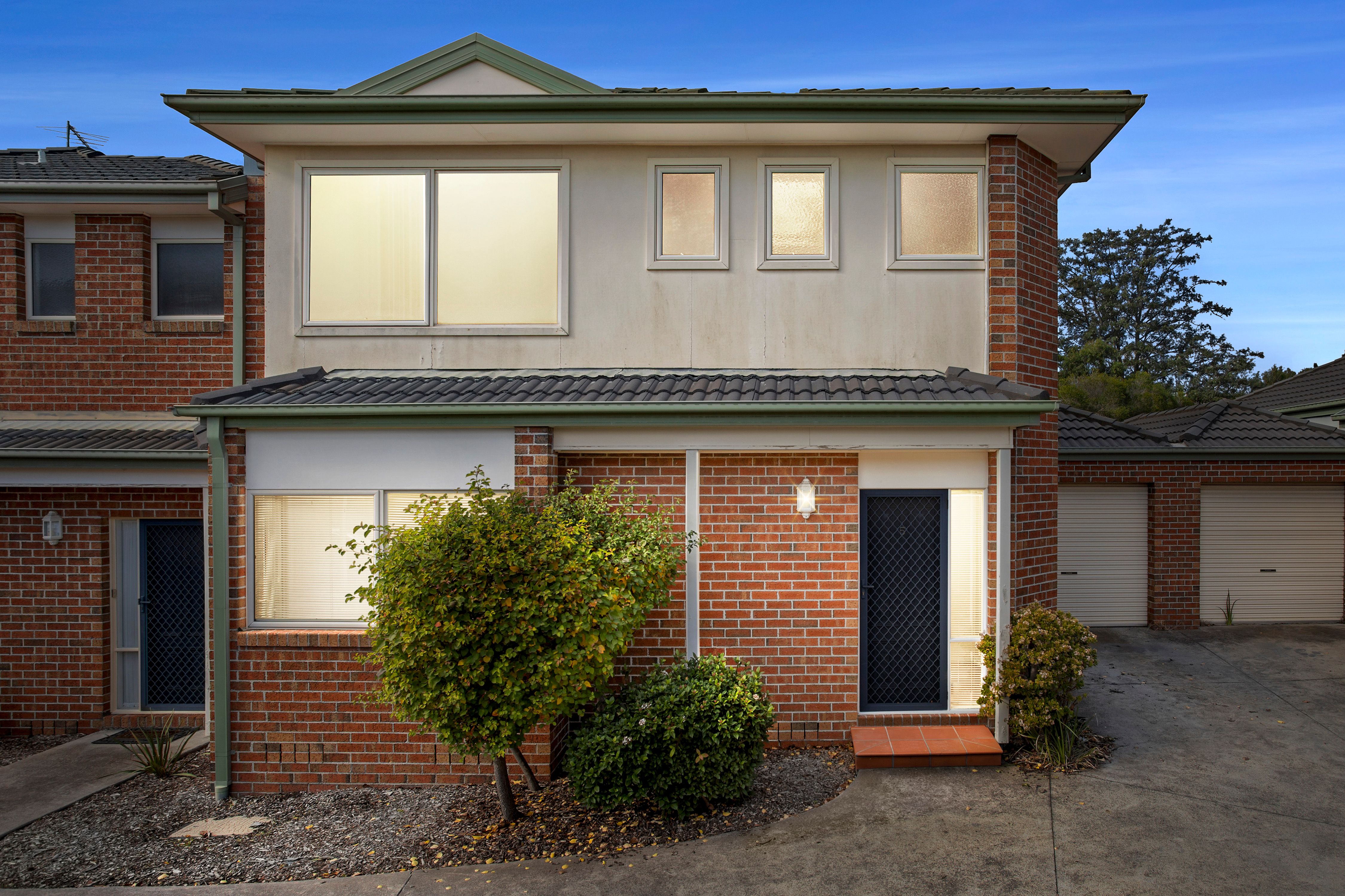 12 Surrey Crescent, Oakleigh East VIC 3166
