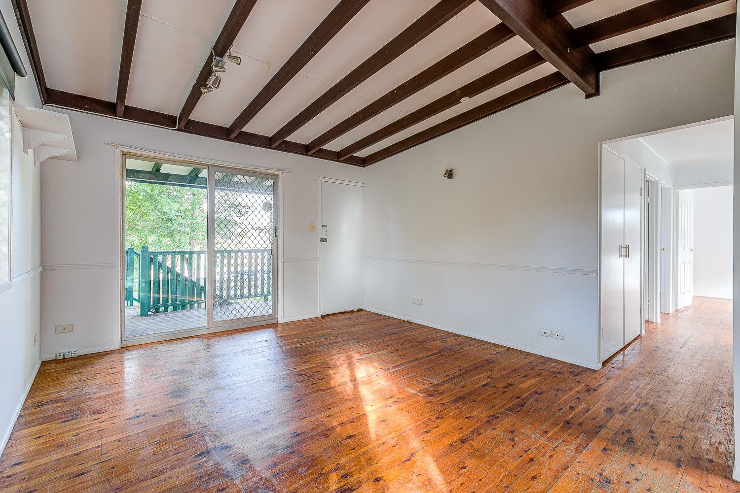 4 Driftwood Street, Crestmead, QLD 4132