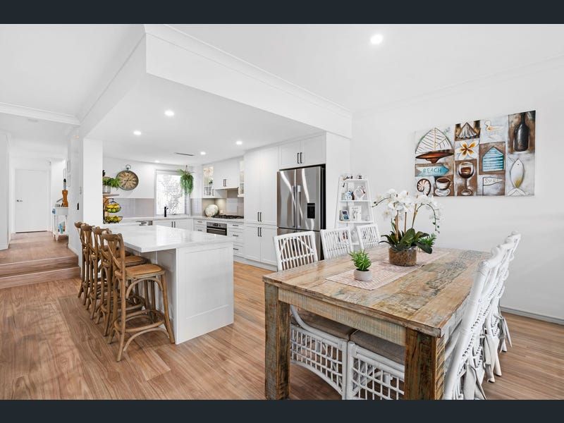 3004 The Boulevard, Carrara, QLD 4211
