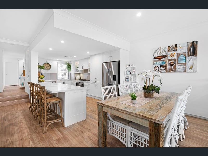 3004 The Boulevard, Carrara, QLD 4211