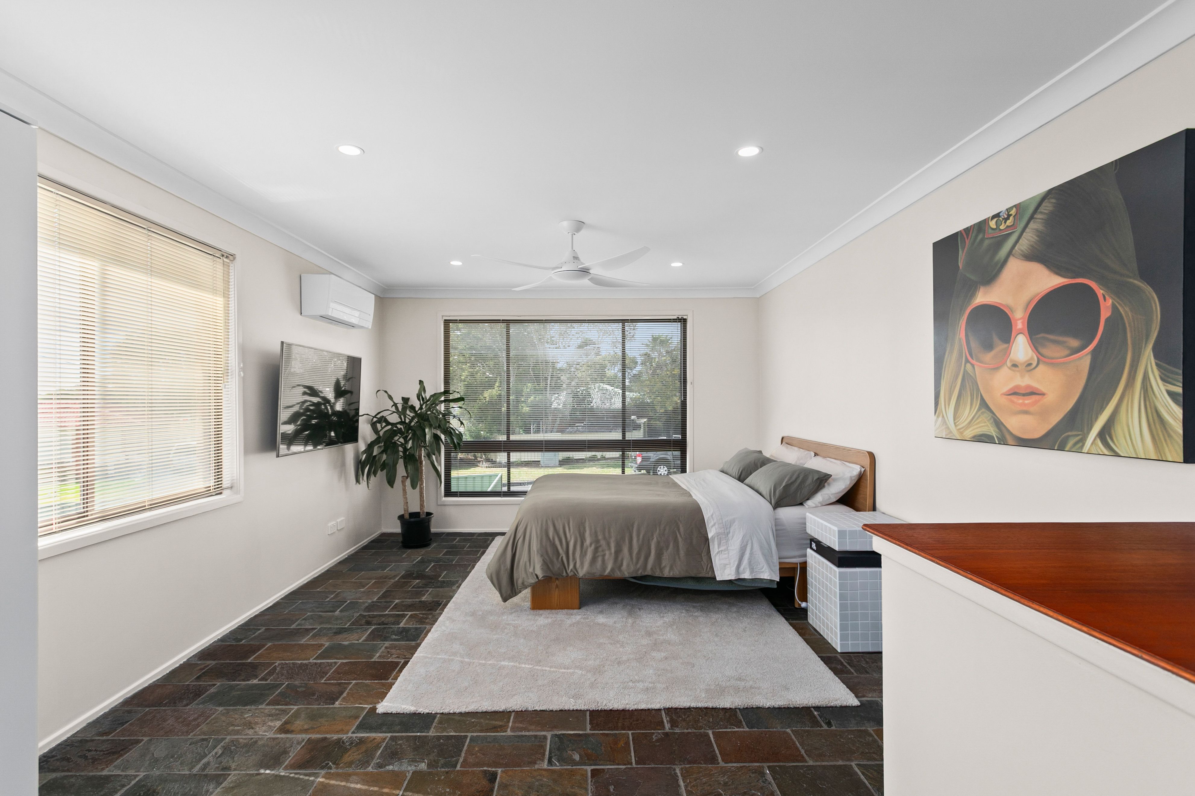 256 Tongarra Road — photo 6 of 11
