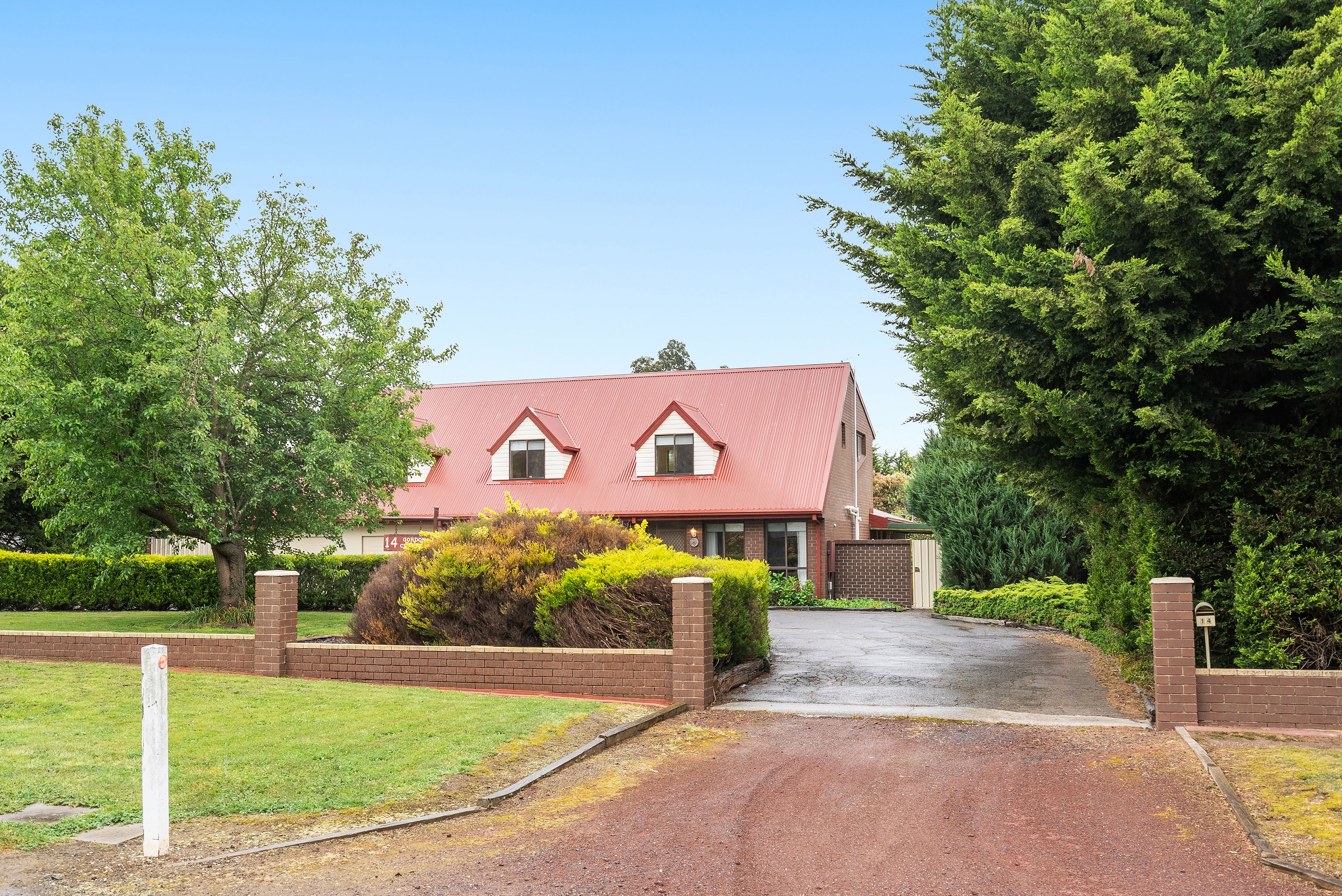 14 Gordon Crescent, Romsey, VIC 3434