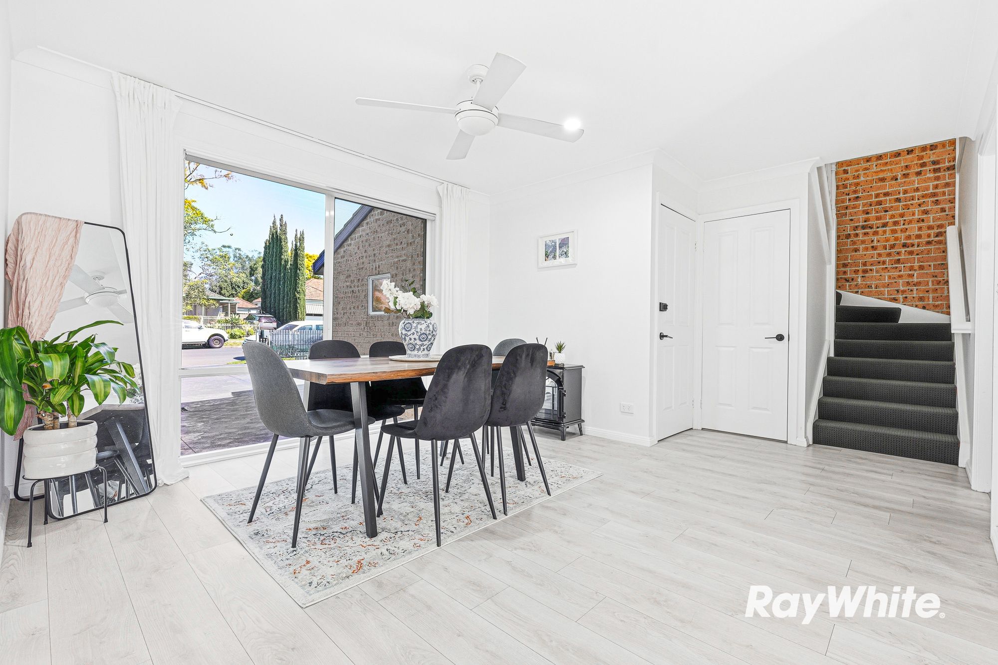 2/203 Stafford Street — photo 8 of 22