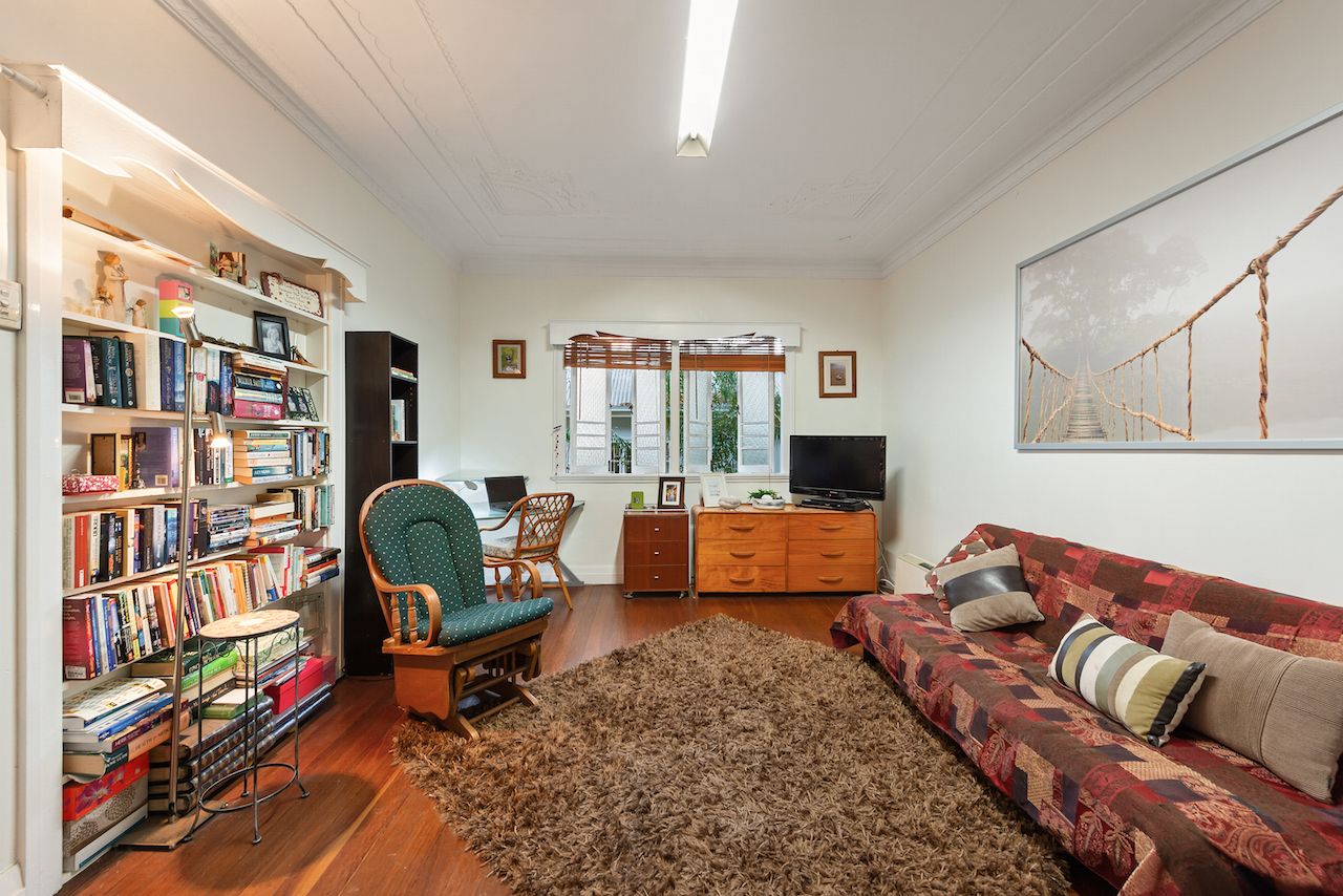 9 Ashby Street, Fairfield, QLD 4103